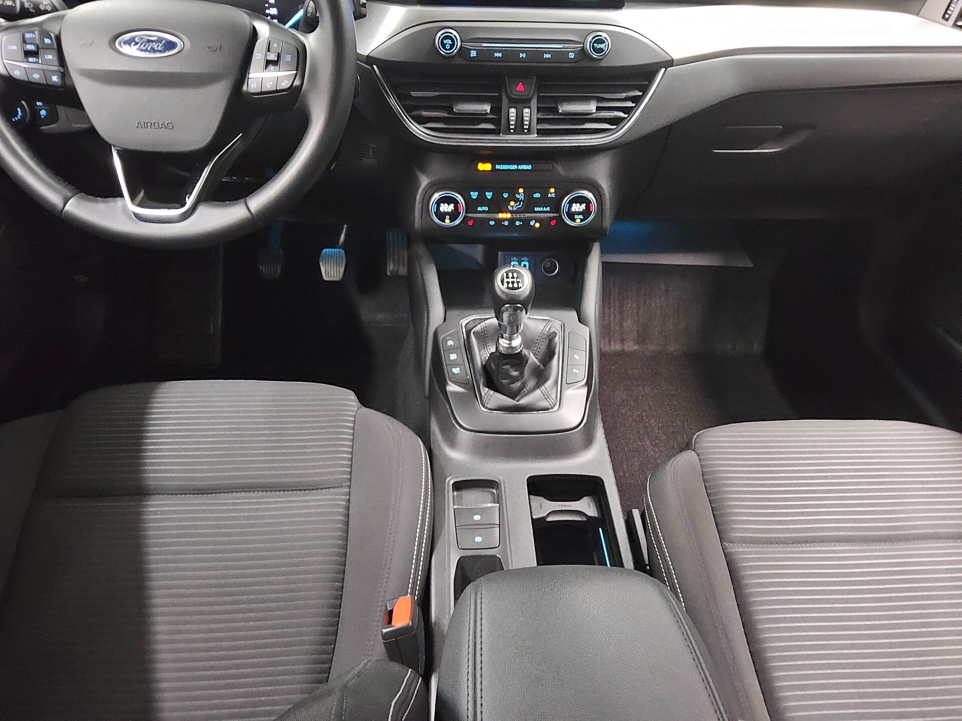 Ford Focus Turnier 1.0 EB Titanium Navi LED Tempomat 6