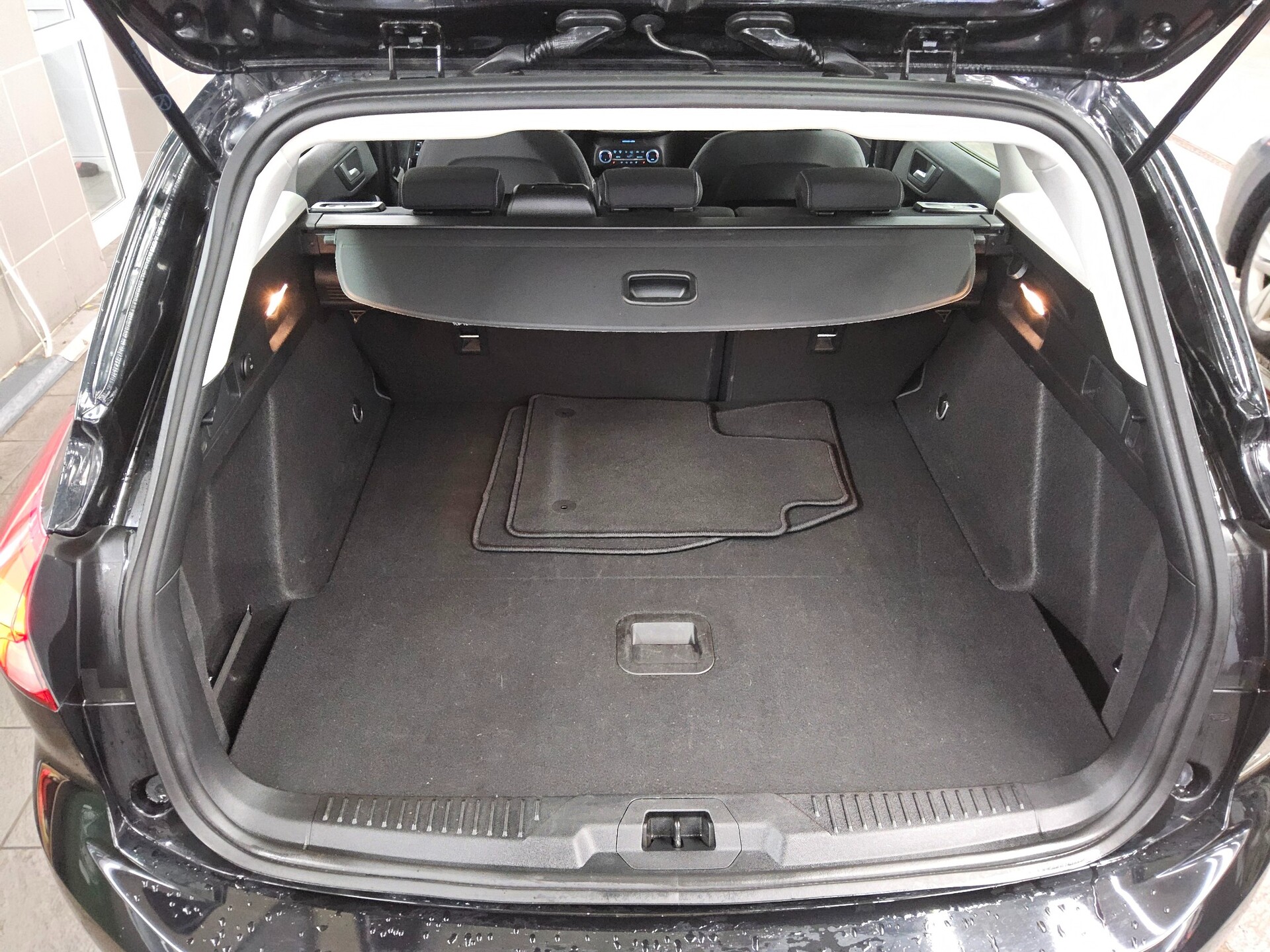 Ford Focus Turnier 1.0 EB Titanium Navi LED Tempomat 11