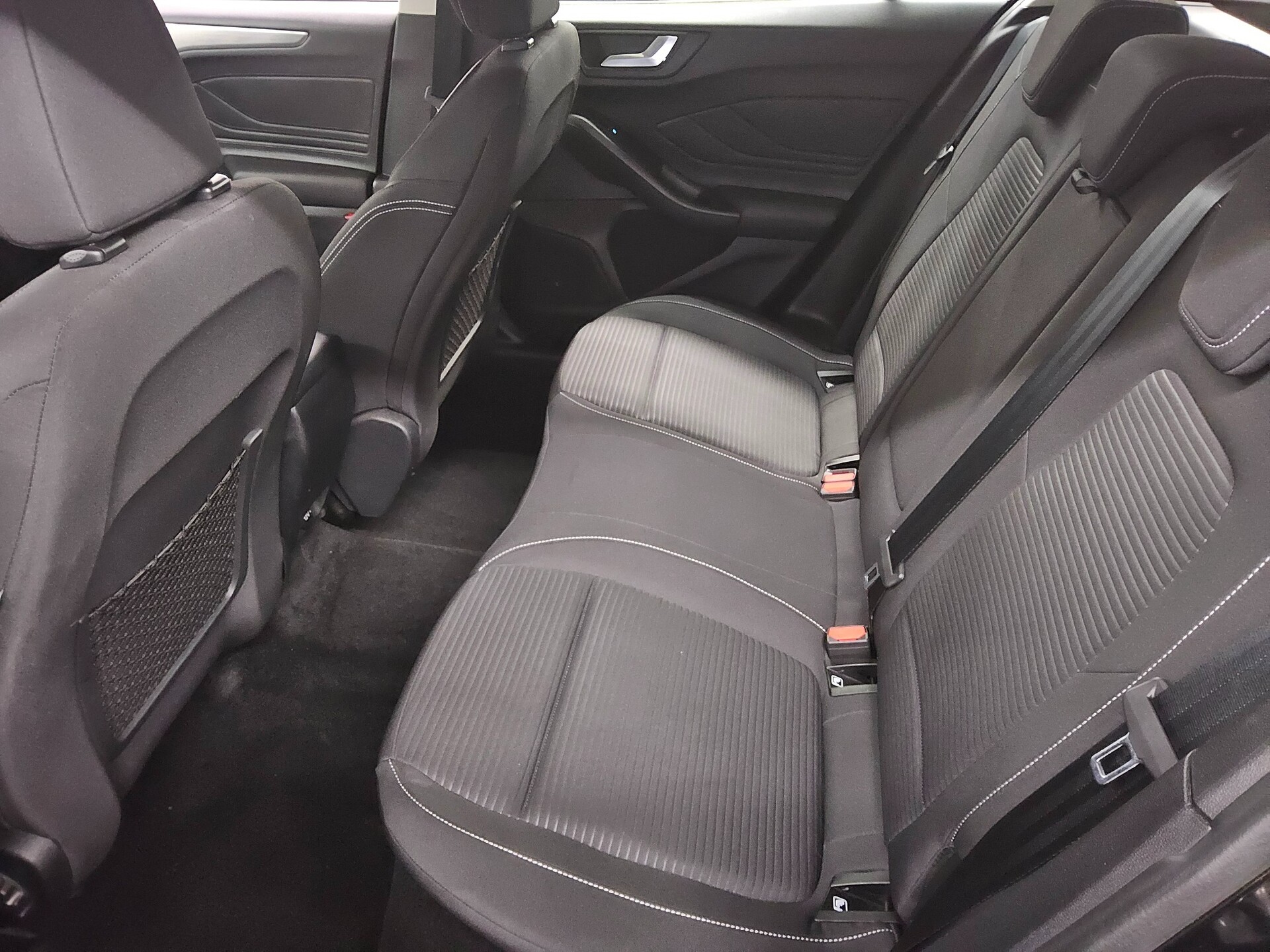 Ford Focus Turnier 1.0 EB Titanium Navi LED Tempomat 13