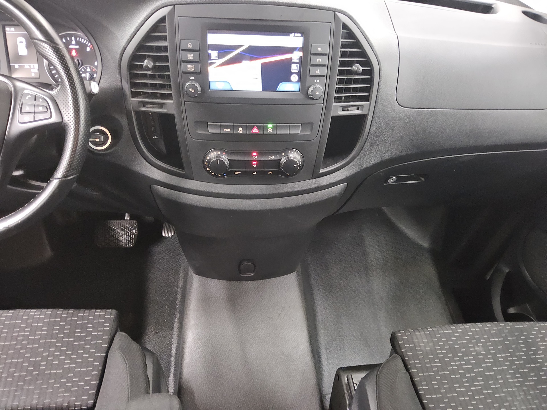 Mercedes-Benz Vito CDI Tourer Pro extralang 8-Sitze Navi RFK 6