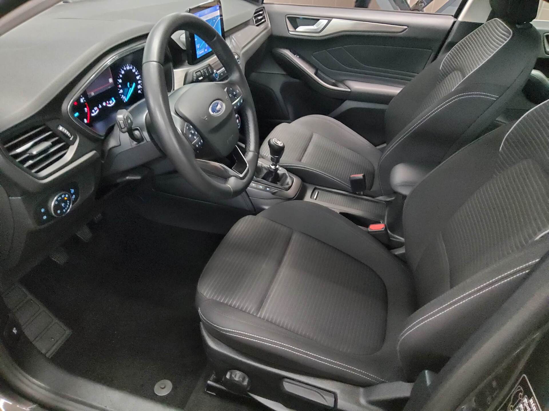 Ford Focus Turnier 1.0 EB Titanium LED Navi Tempomat 8