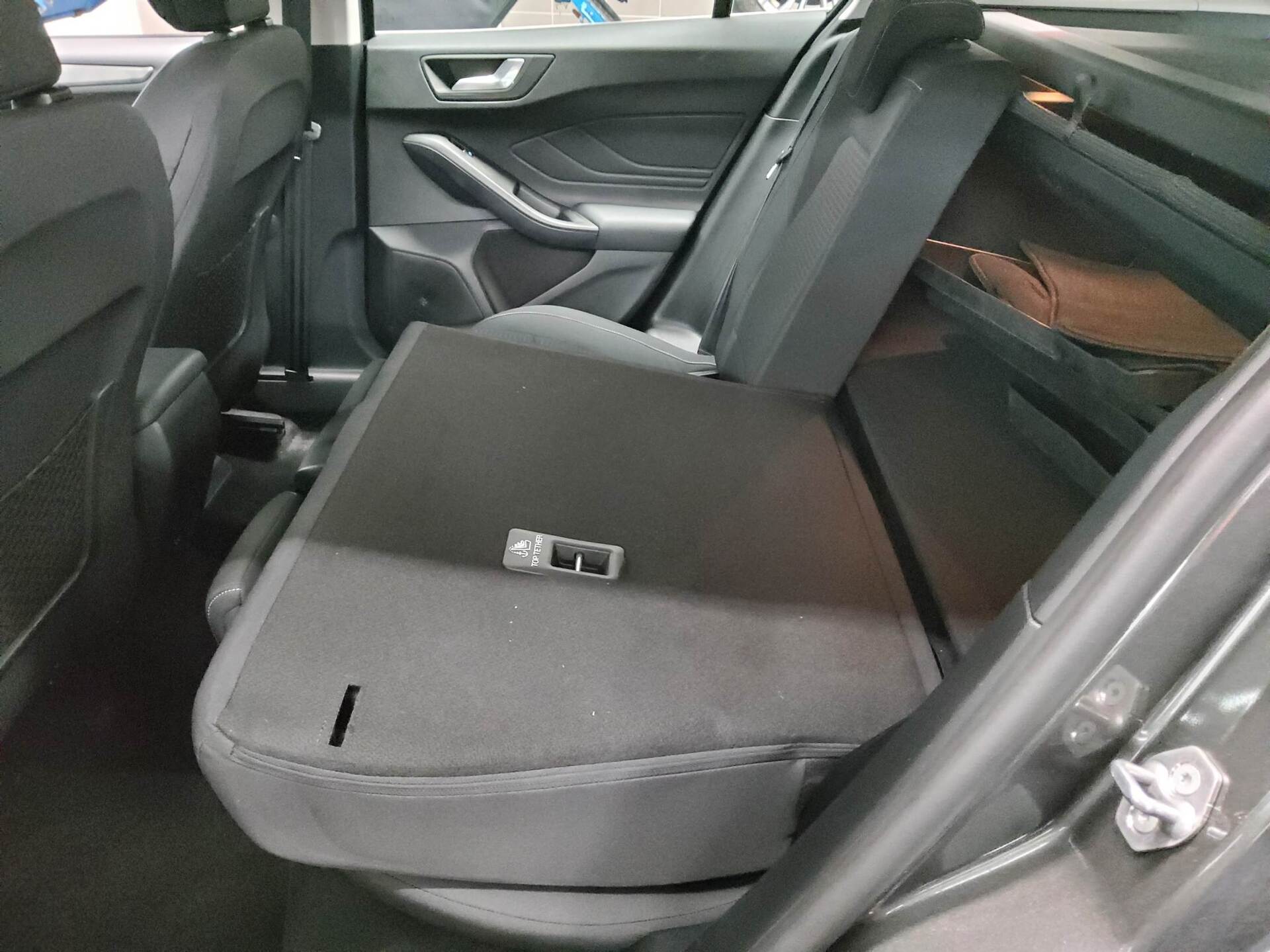 Ford Focus Turnier 1.0 EB Titanium LED Navi Tempomat 12