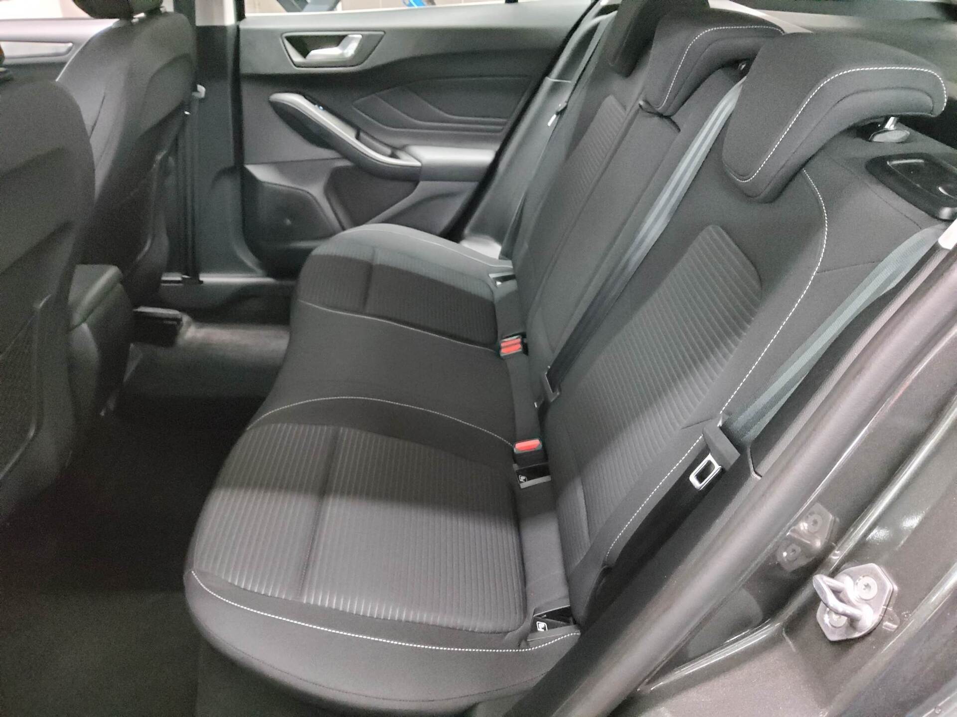 Ford Focus Turnier 1.0 EB Titanium LED Navi Tempomat 13