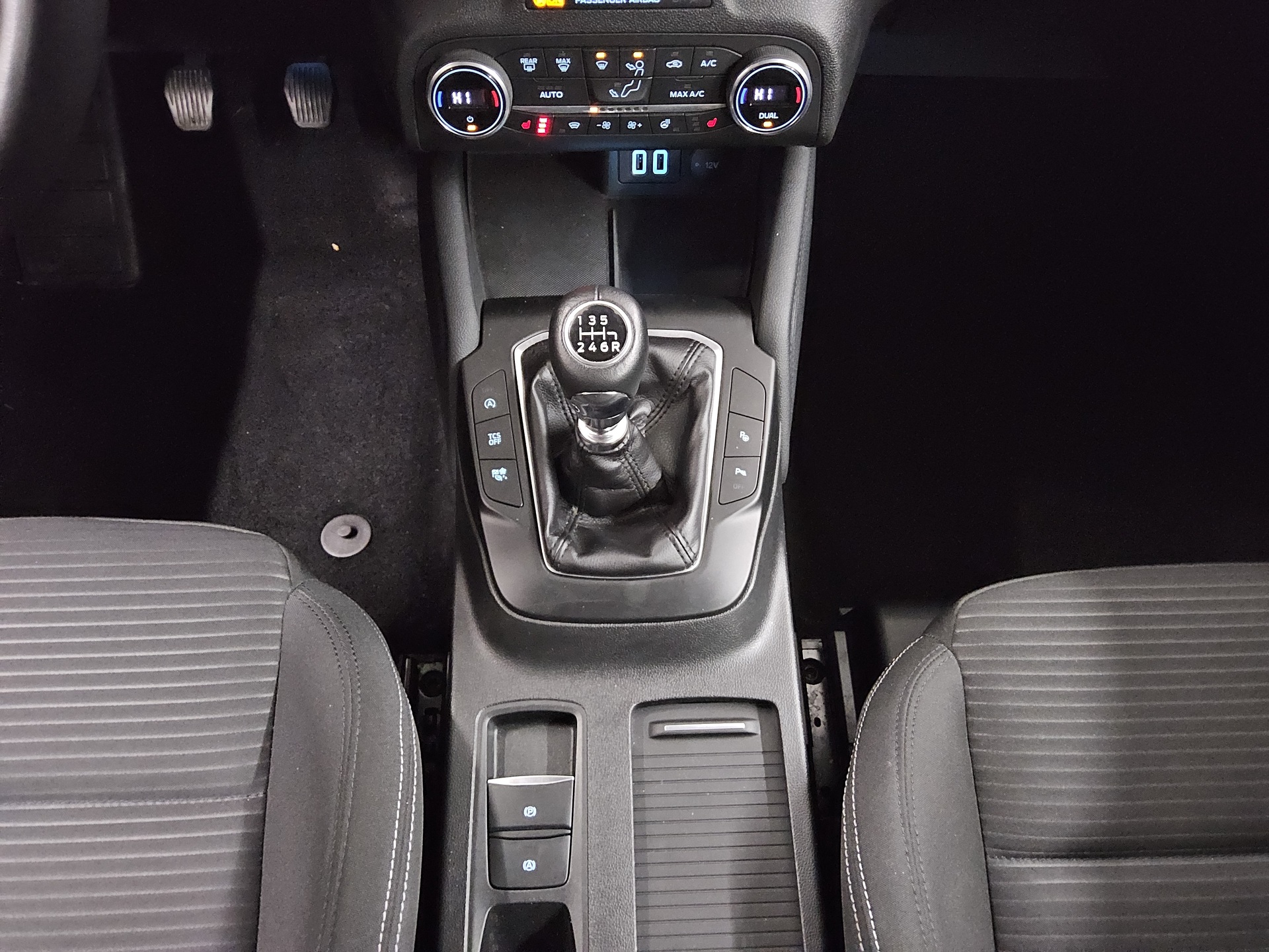 Ford Focus Turnier 1.0 EB Titanium Navi LED Tempomat 6