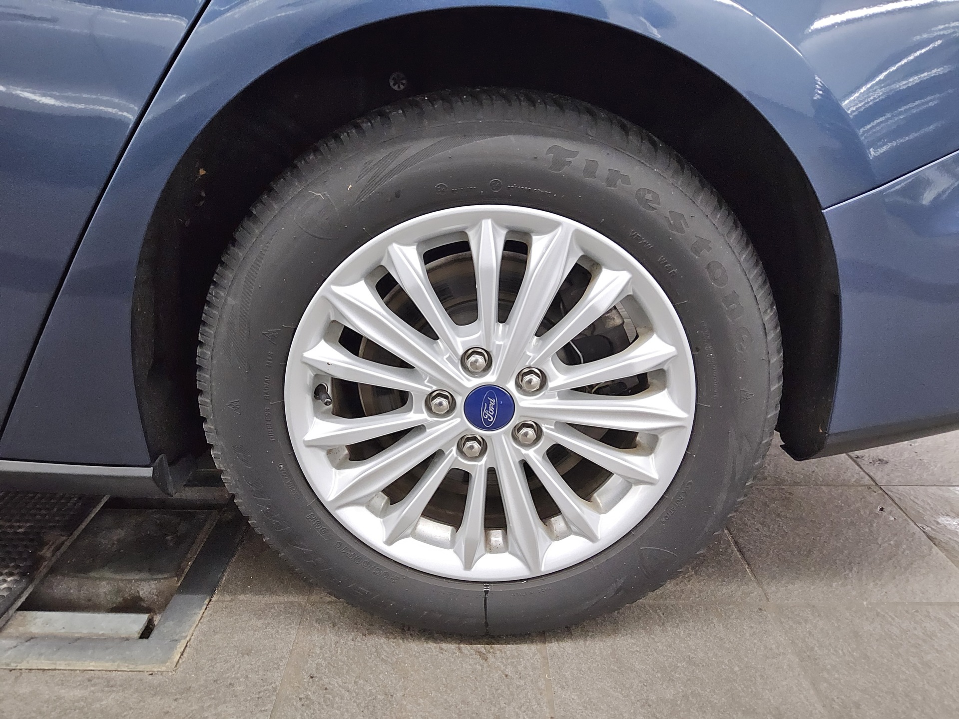 Ford Focus Turnier 1.0 EB Titanium Navi LED Tempomat 10