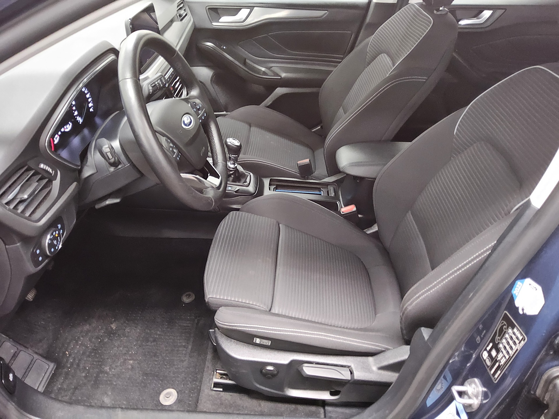 Ford Focus Turnier 1.0 EB Titanium Navi LED Shz RfK 8