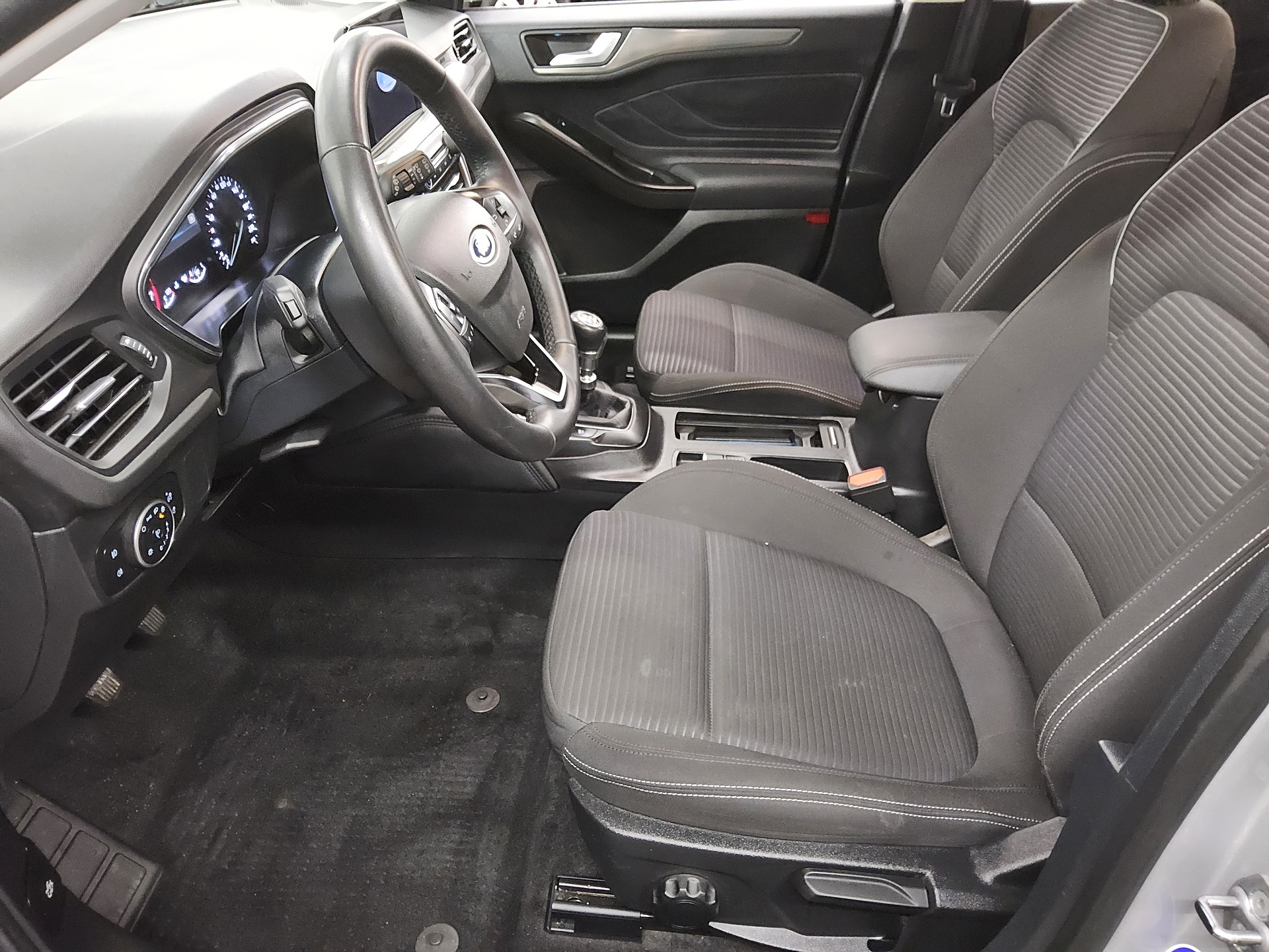 Ford Focus Turnier 1.0 EB Titanium Navi LED Shz RfK 8