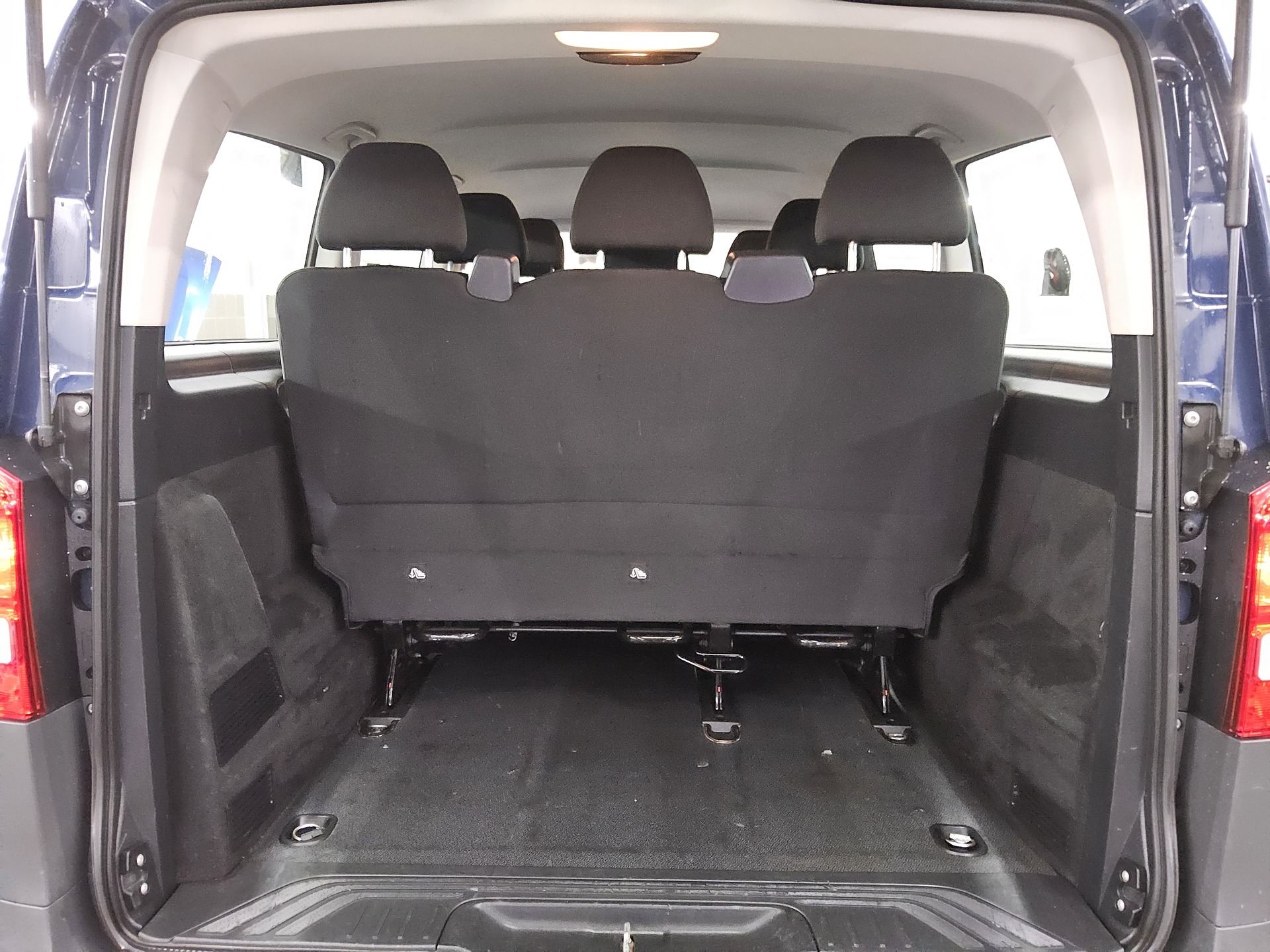 Mercedes-Benz Vito Lang CDI 4x4 Tourer Pro 8-Sitze Navi PDC 11