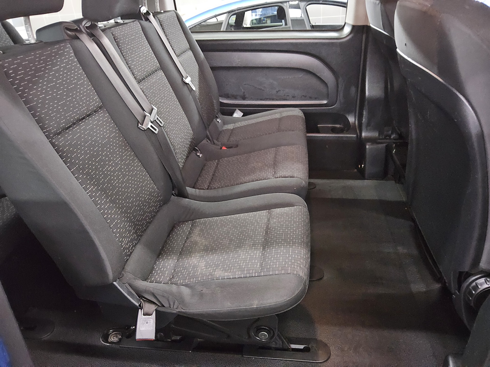 Mercedes-Benz Vito Lang CDI 4x4 Tourer Pro 8-Sitze Navi PDC 13