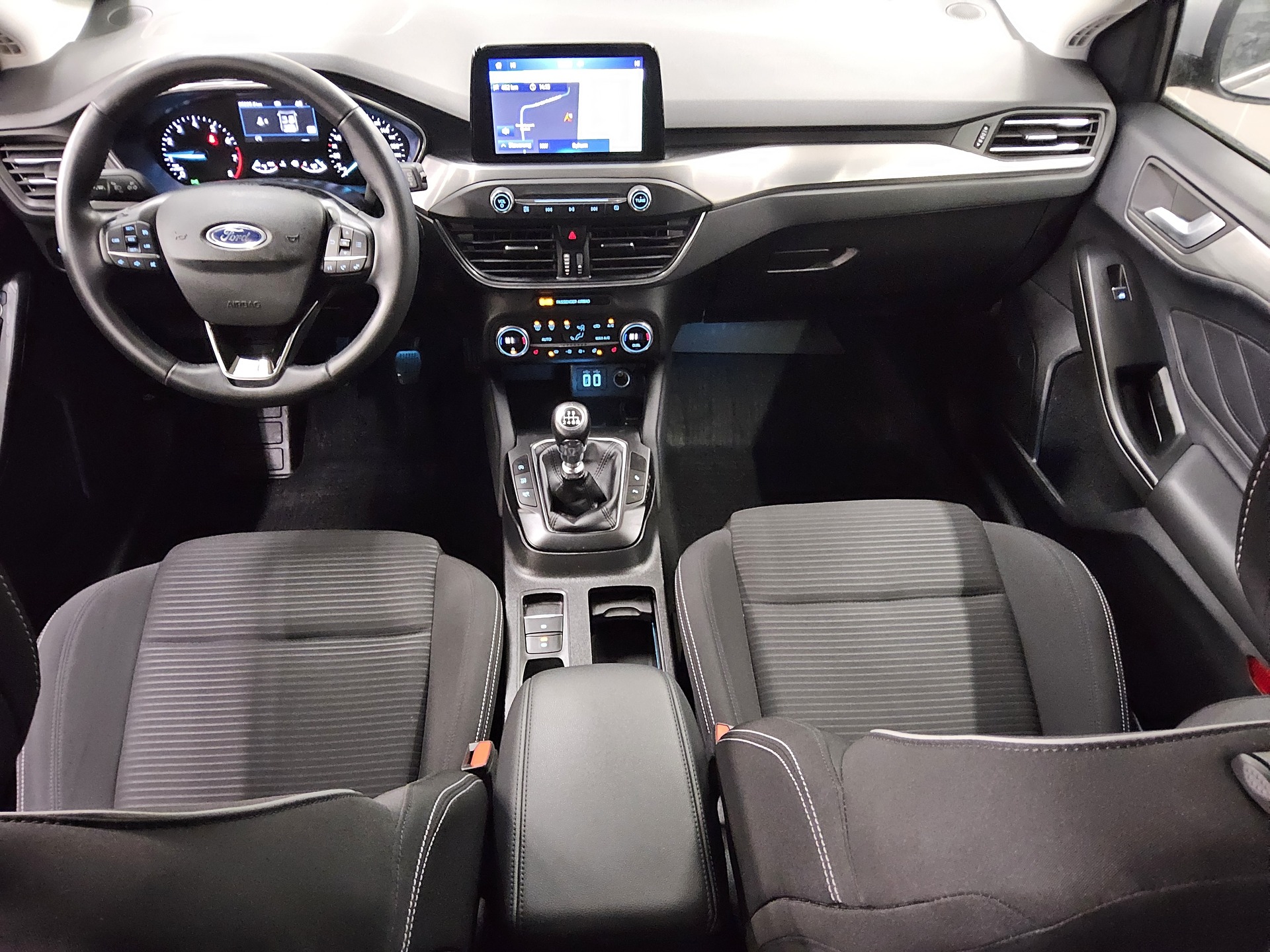 Ford Focus Turnier 1.0 EB Titanium Navi LED RFK SHZ 5