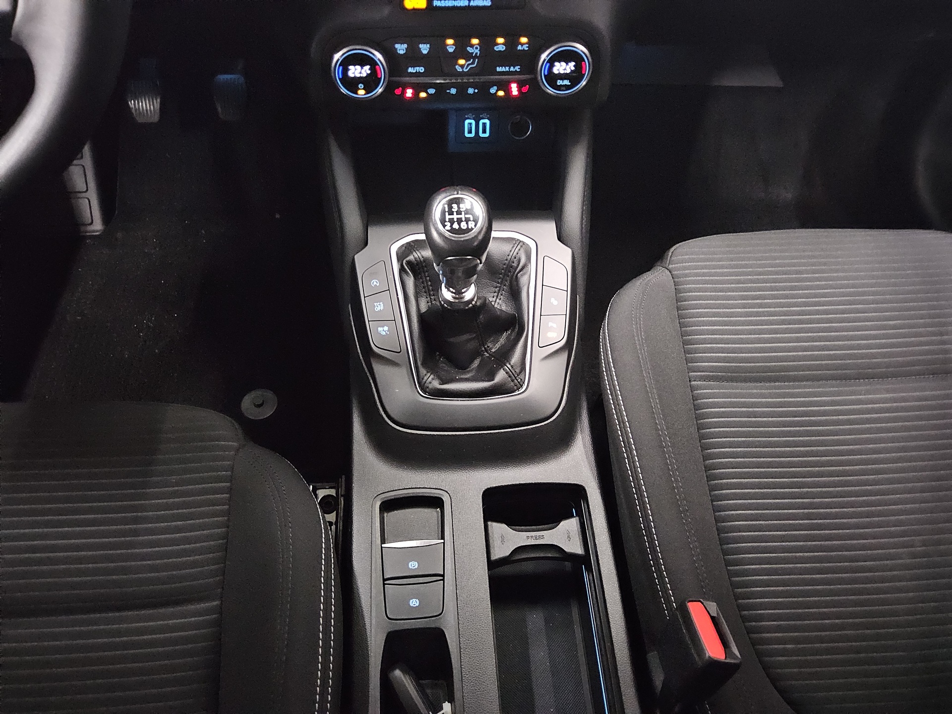 Ford Focus Turnier 1.0 EB Titanium LED Shz Navi RfK 6