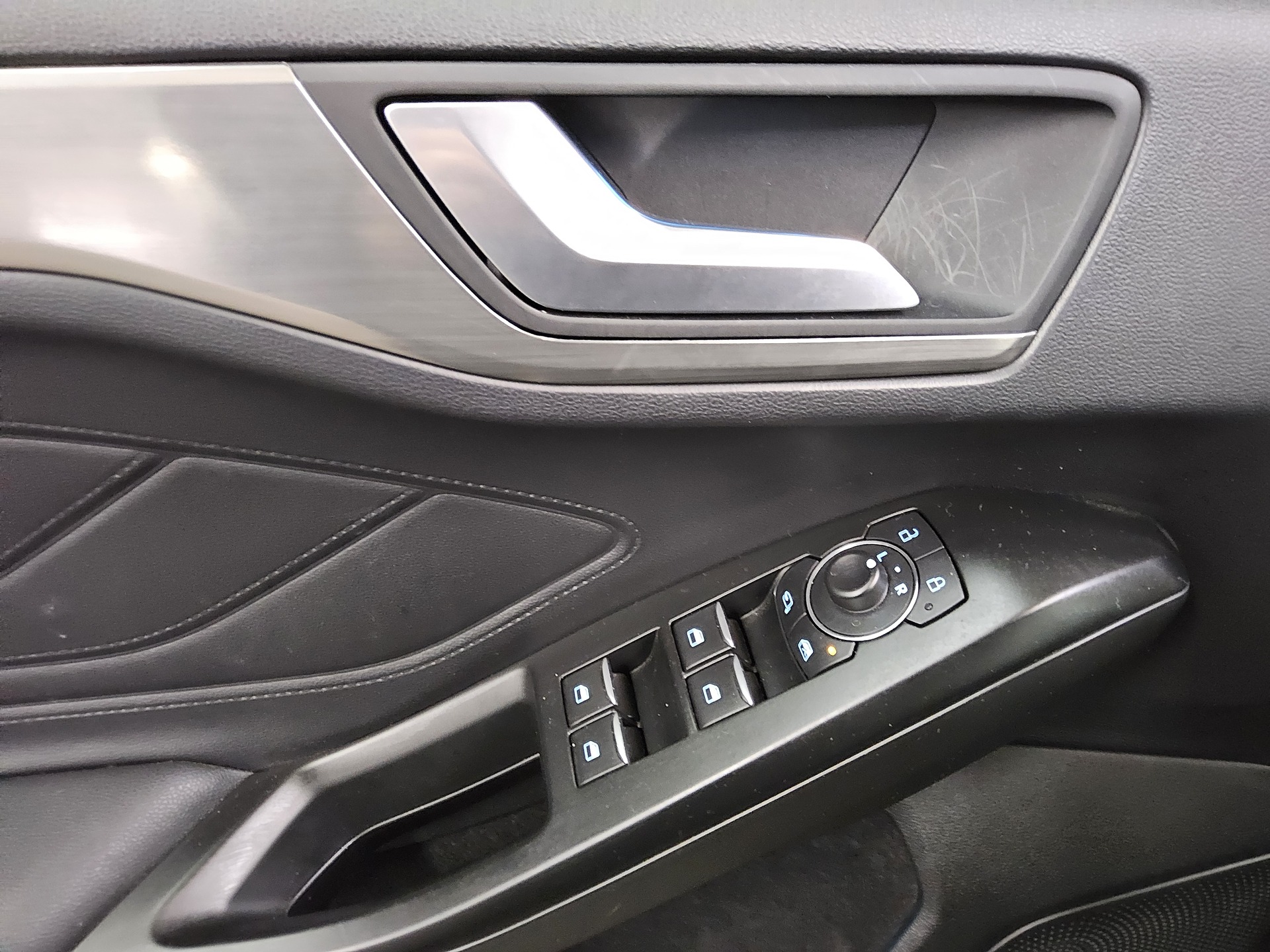 Ford Focus Turnier 1.0 EB Titanium Navi LED BLIS RFK 9