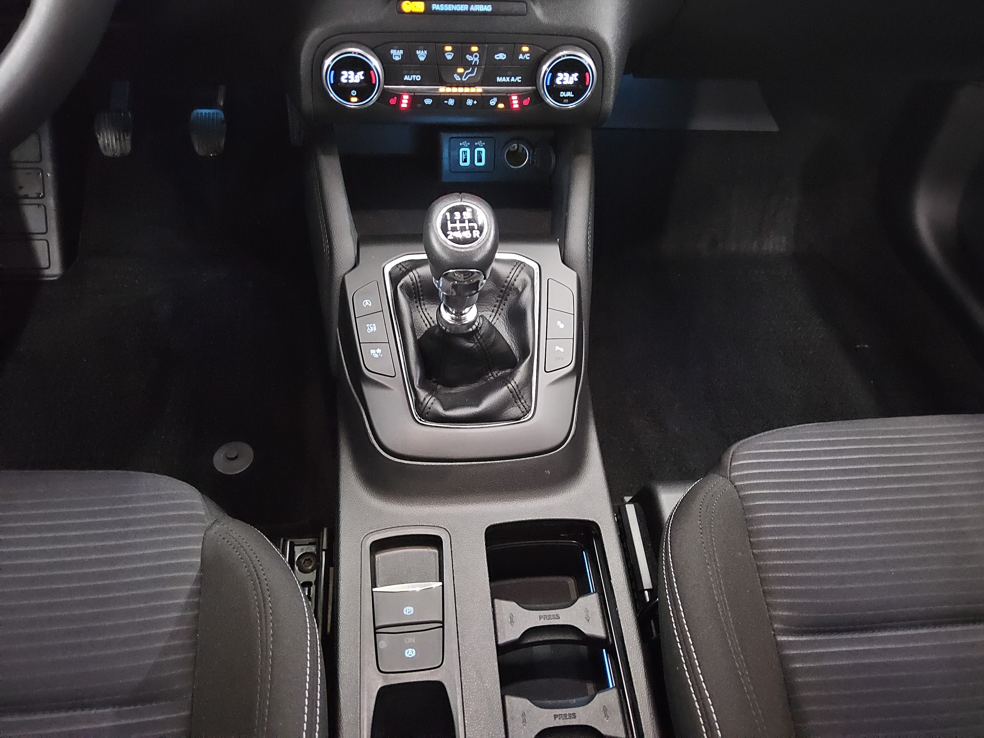 Ford Focus Turnier 1.0 EB Titanium Navi LED RfK Shz 6