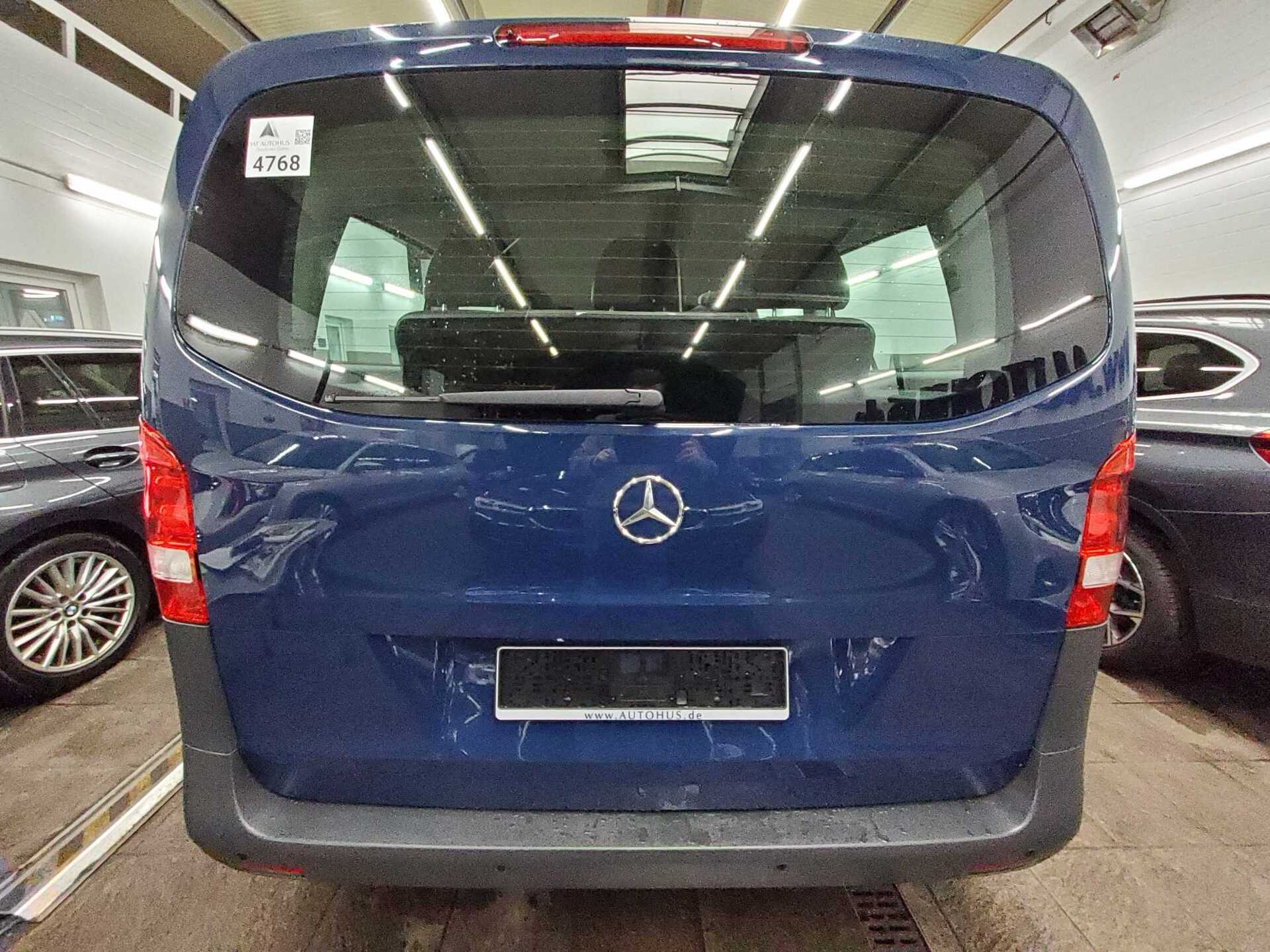 Mercedes-Benz Vito Lang CDI 4x4 Tourer Pro 8-Sitze Navi PDC 10