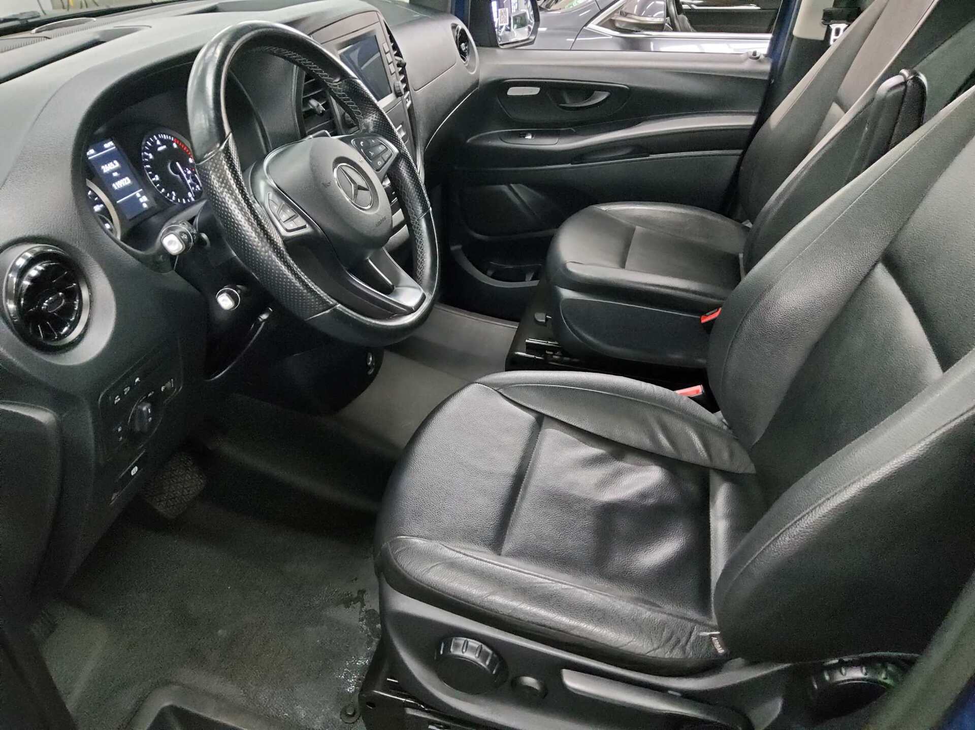 Mercedes-Benz Vito Lang CDI 4x4 Tourer Pro 8-Sitze Navi PDC 8