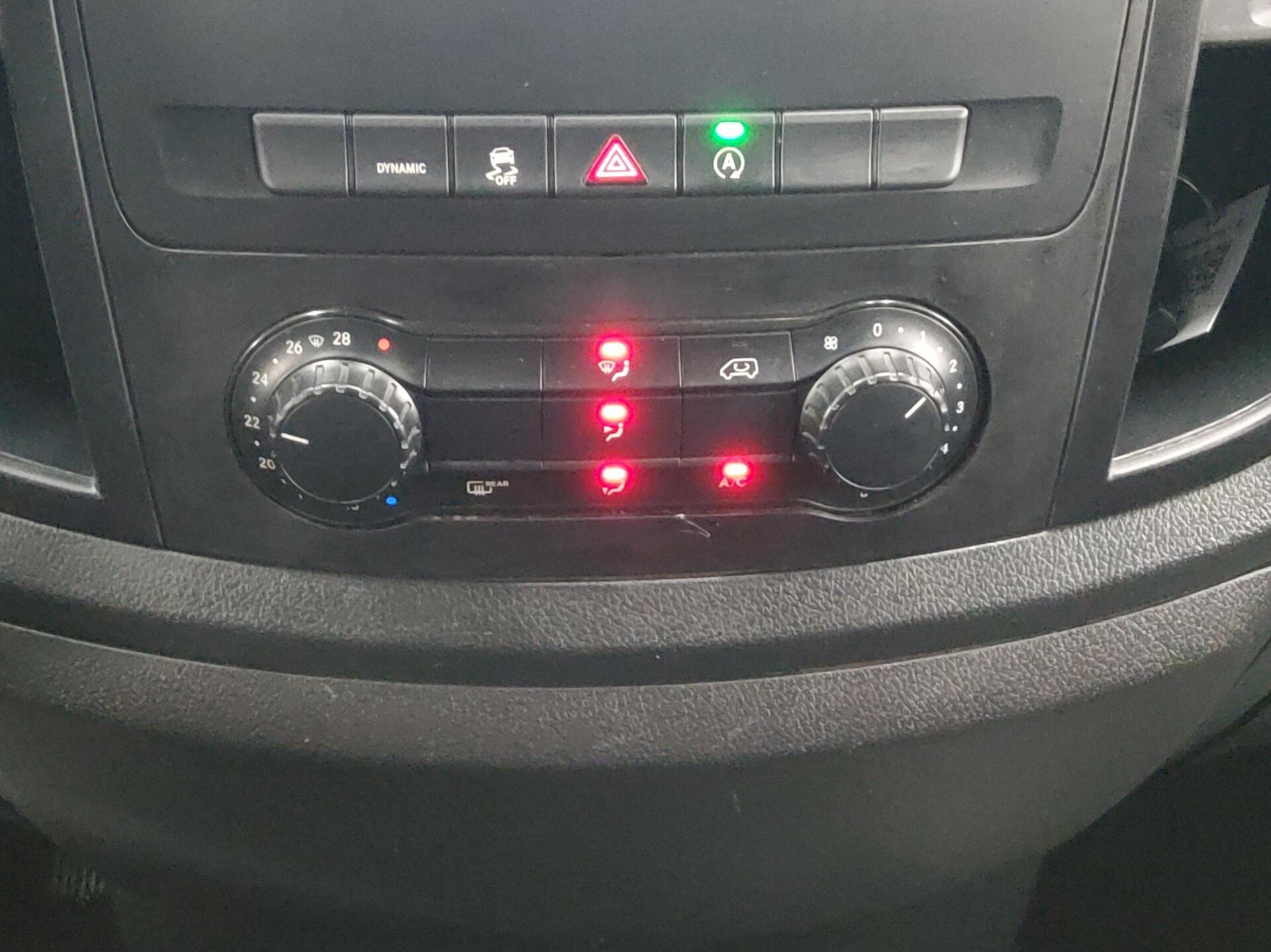 Mercedes-Benz Vito Lang CDI 4x4 Tourer Pro 8-Sitze Navi PDC 6