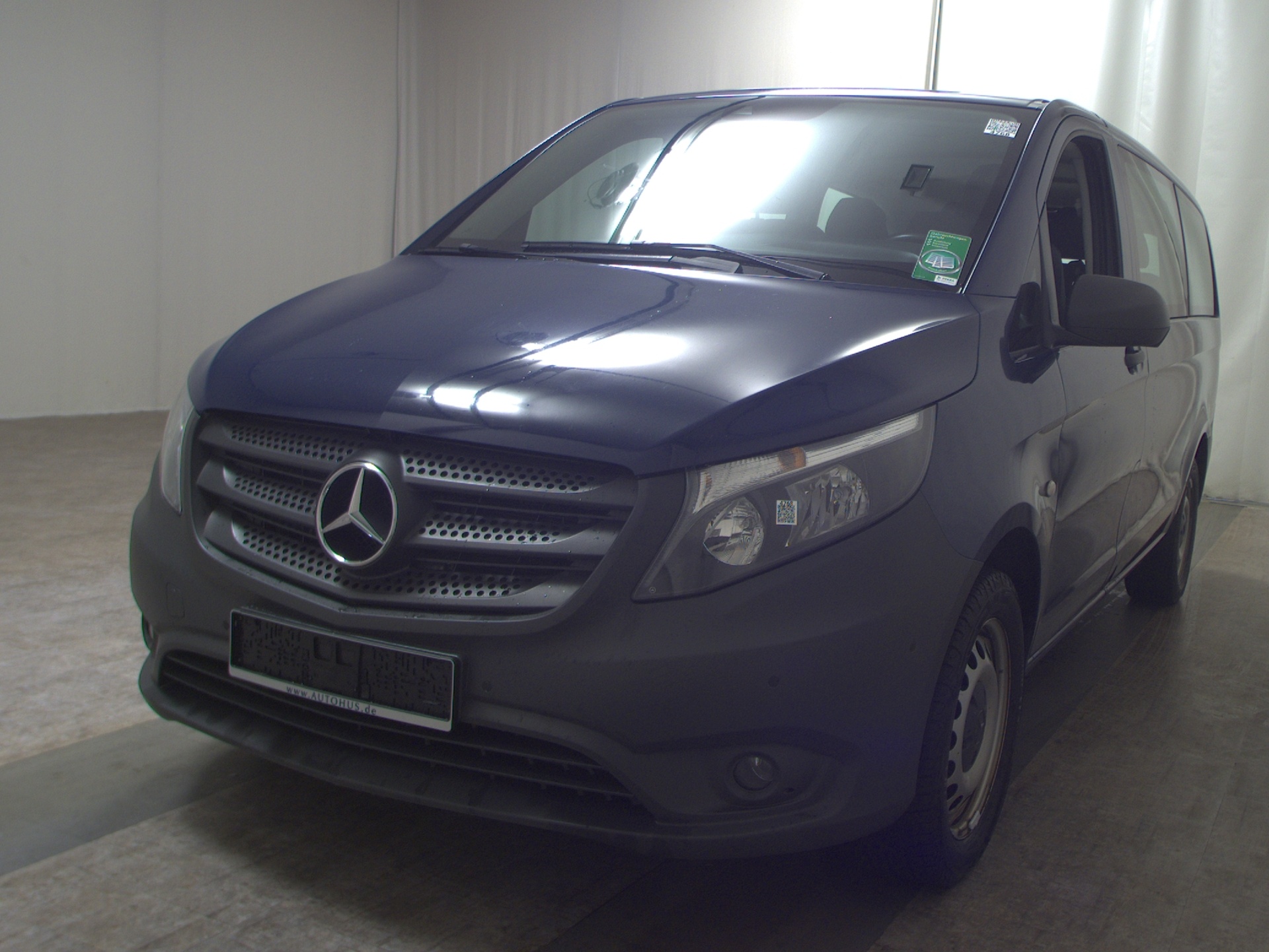 Mercedes-Benz Vito Lang CDI 4x4 Tourer Pro 8-Sitze Navi PDC 2