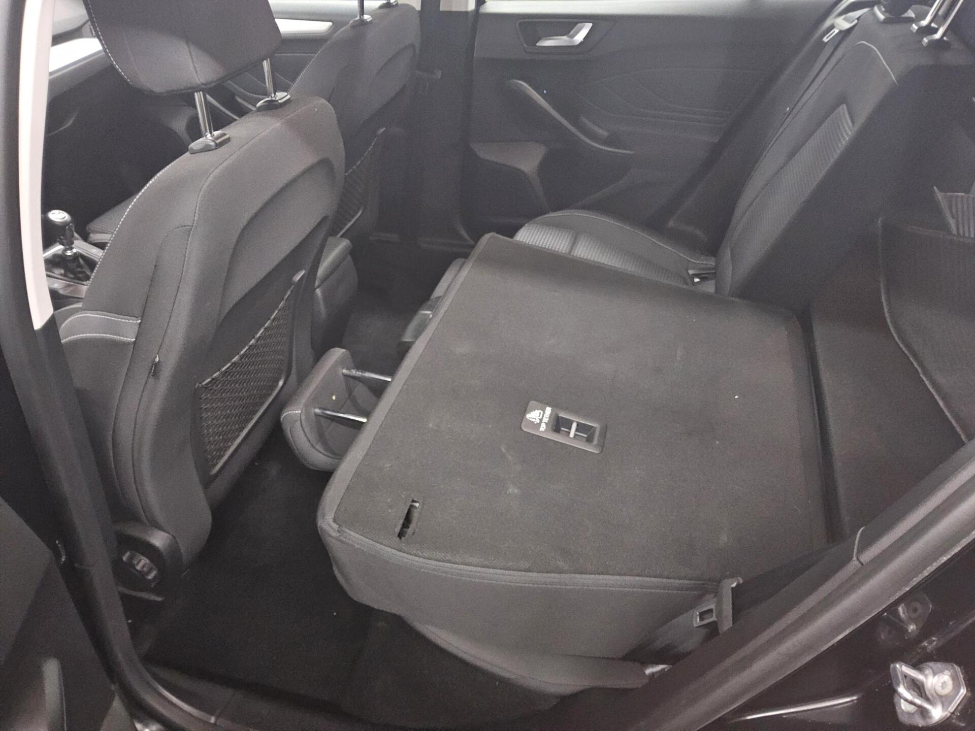 Ford Focus Turnier 1.0 EB Cool&Connect Navi RfK PDC 12