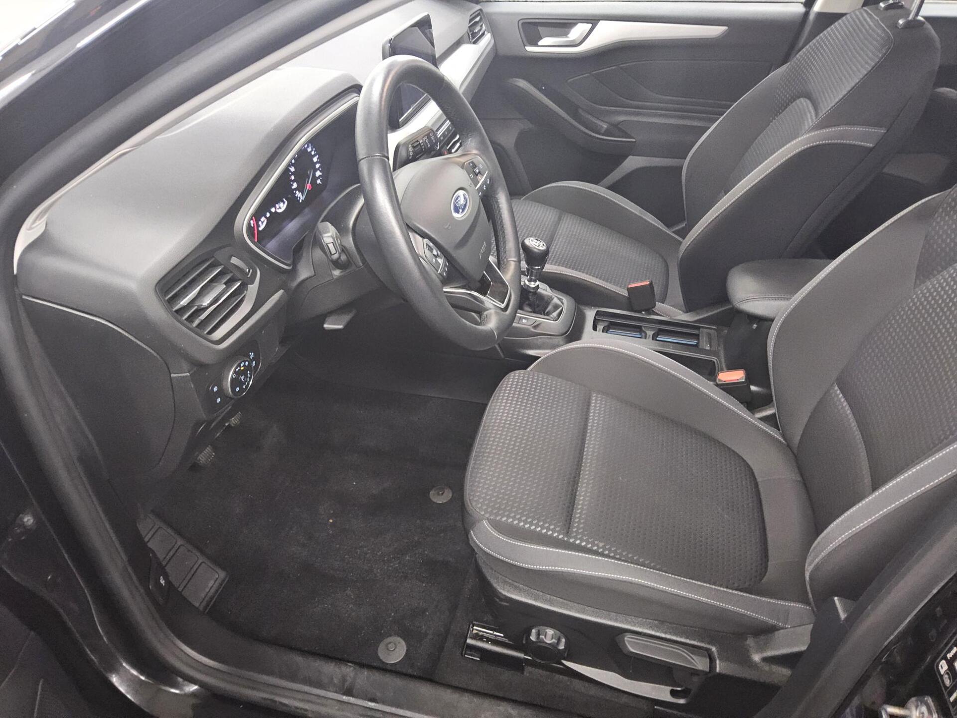 Ford Focus Turnier 1.0 EB Cool&Connect Navi RfK PDC 8