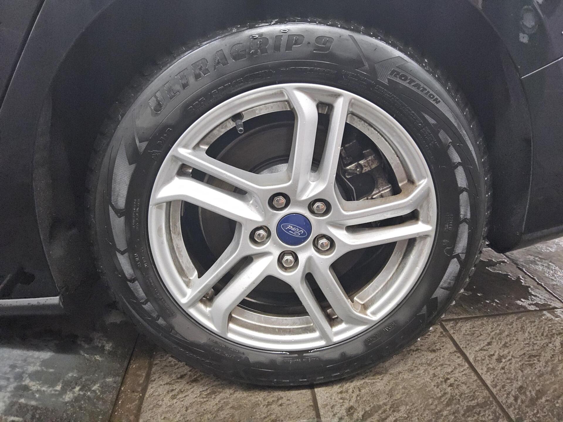 Ford Focus Turnier 1.0 EB Cool&Connect Navi RfK PDC 10