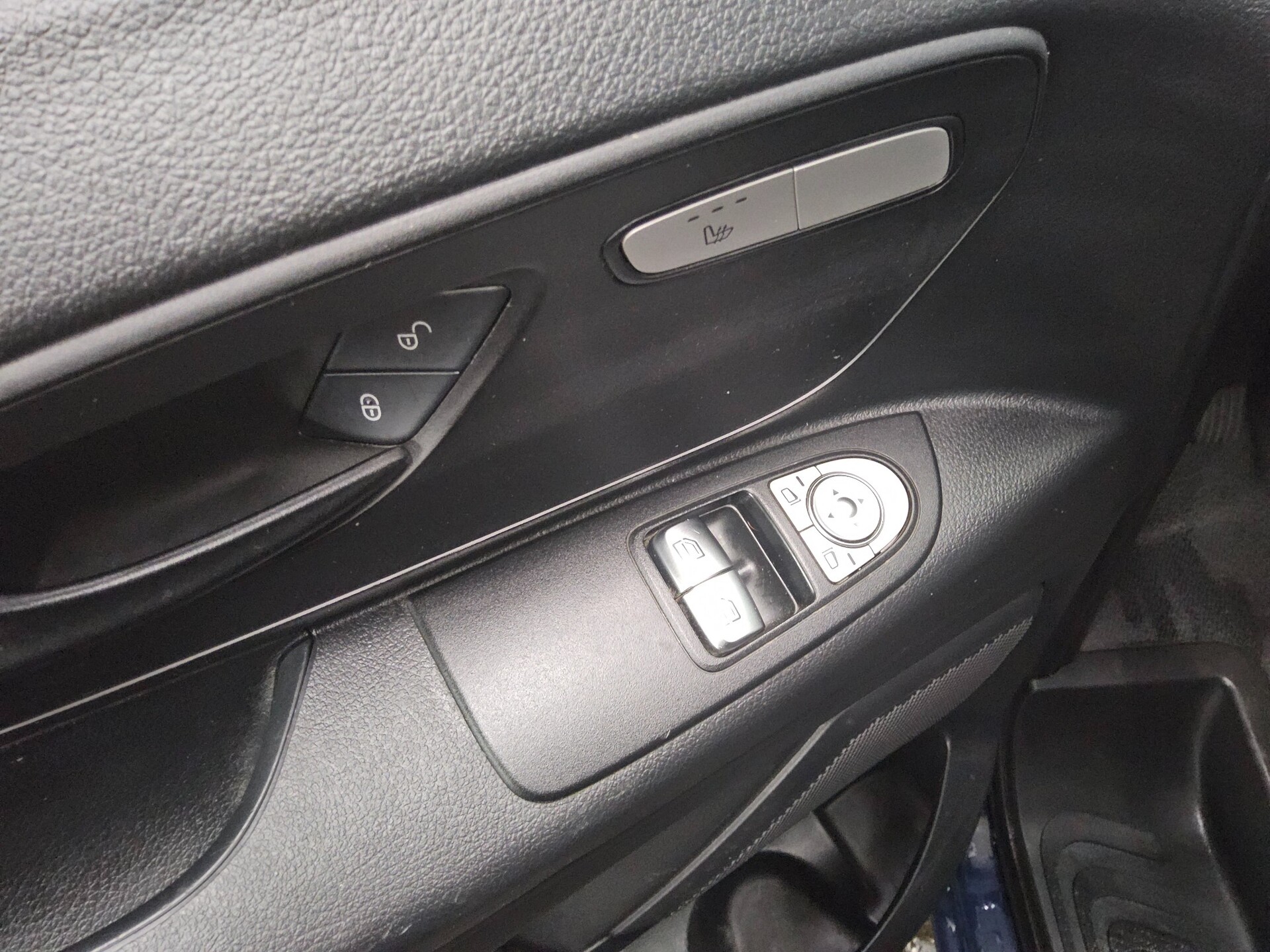 Mercedes-Benz Vito Lang CDI 4x4 Tourer Pro 8-Sitze Navi PDC 9