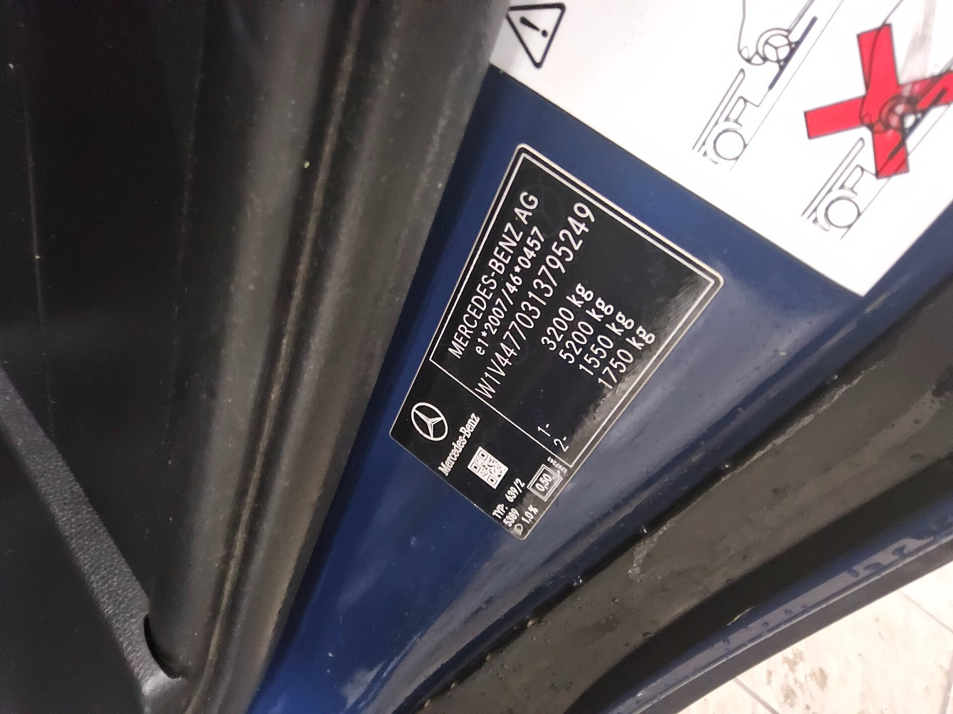 Mercedes-Benz Vito Lang CDI 4x4 Tourer Pro 8-Sitze Navi PDC 13