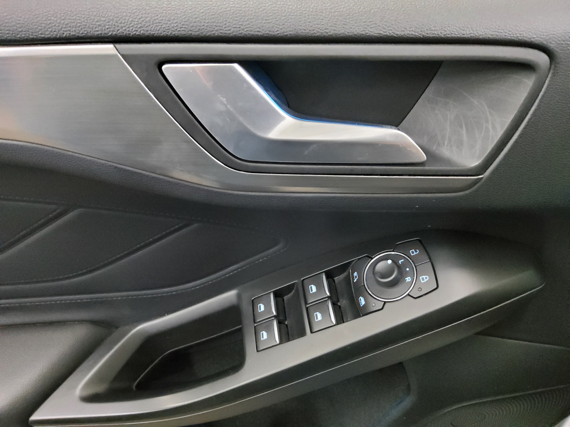 Ford Focus Turnier 1.0 EB Titanium Navi LED RfK Shz 9