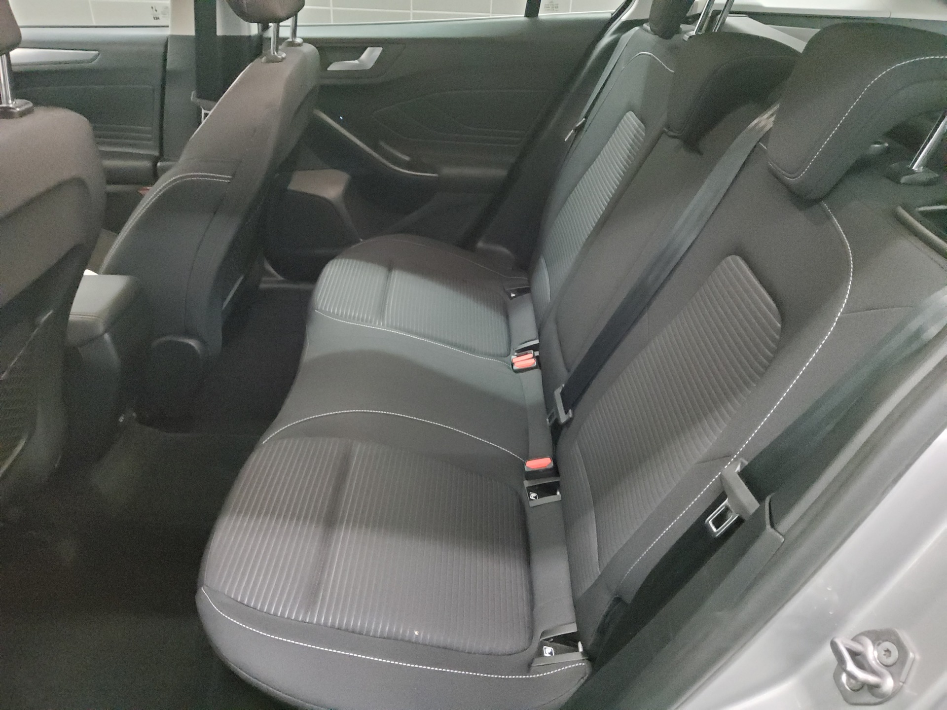 Ford Focus Turnier 1.0 EB Titanium Navi LED RfK Shz 12