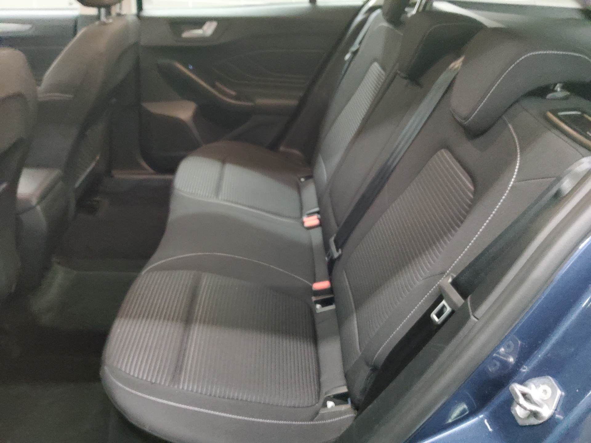 Ford Focus Turnier 1.0 EB Titanium Navi LED RfK Shz 12