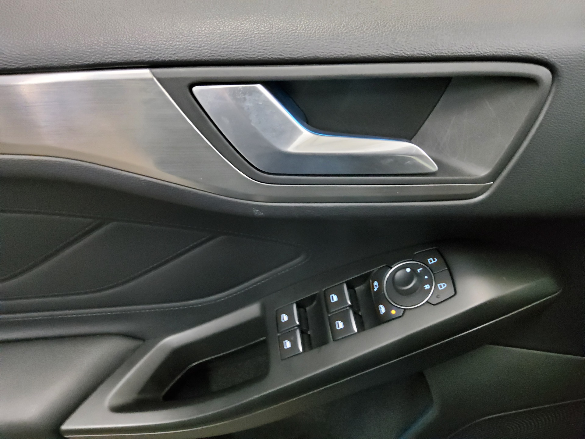 Ford Focus Turnier 1.0 EB Titanium Navi LED RfK Shz 9