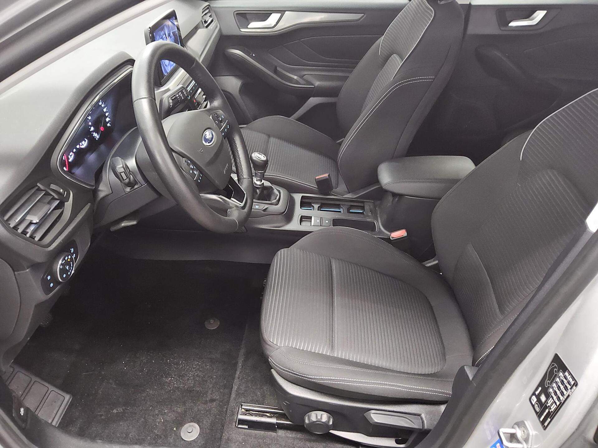 Ford Focus Turnier 1.0 EB Titanium Navi LED Shz RFK 8