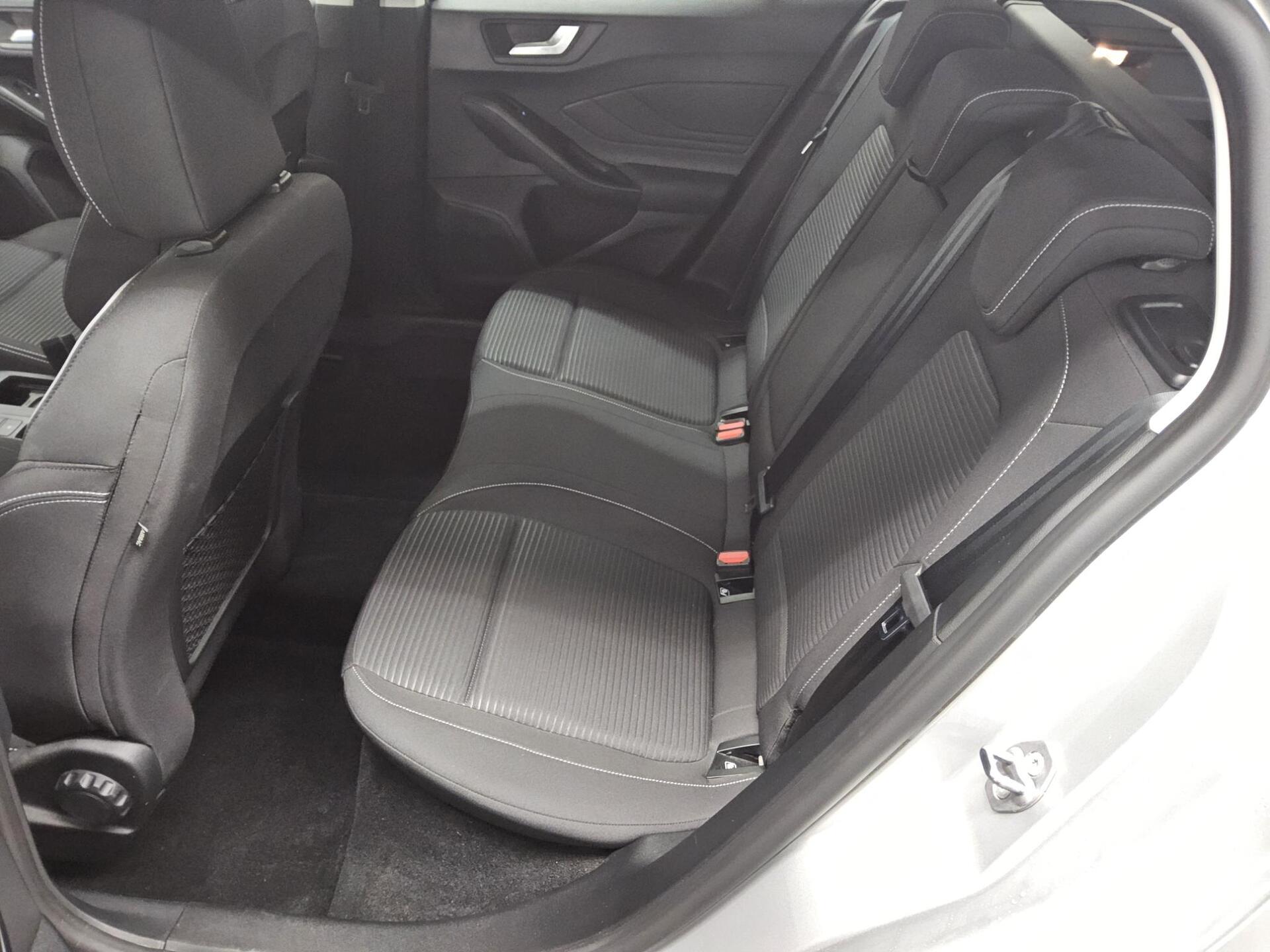 Ford Focus Turnier 1.0 EB Titanium Navi LED Shz RFK 13