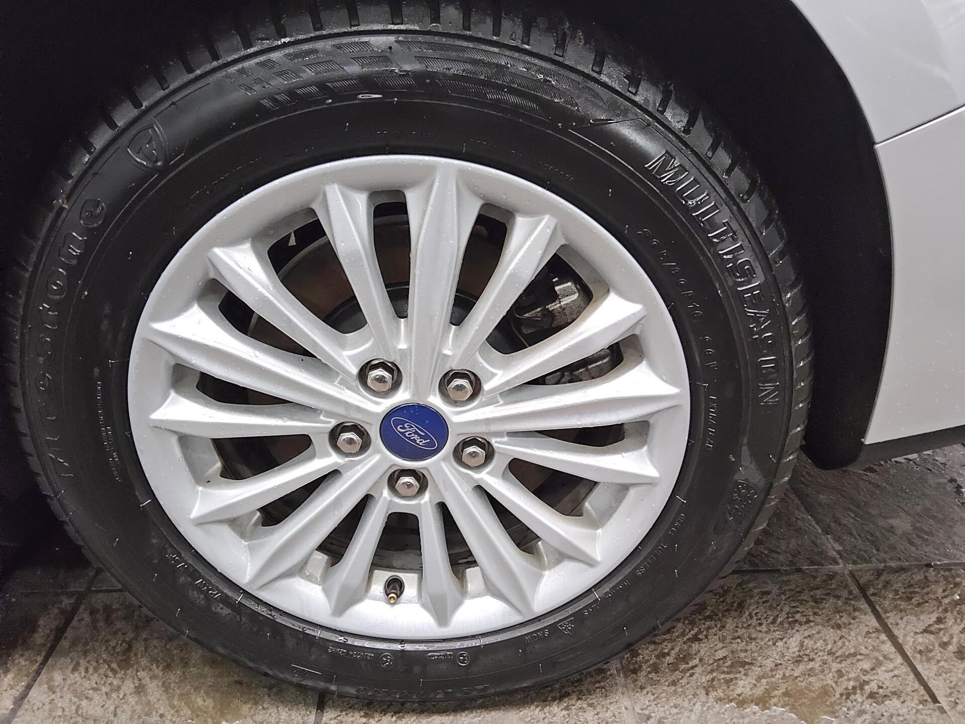 Ford Focus Turnier 1.0 EB Titanium Navi LED Shz RFK 10