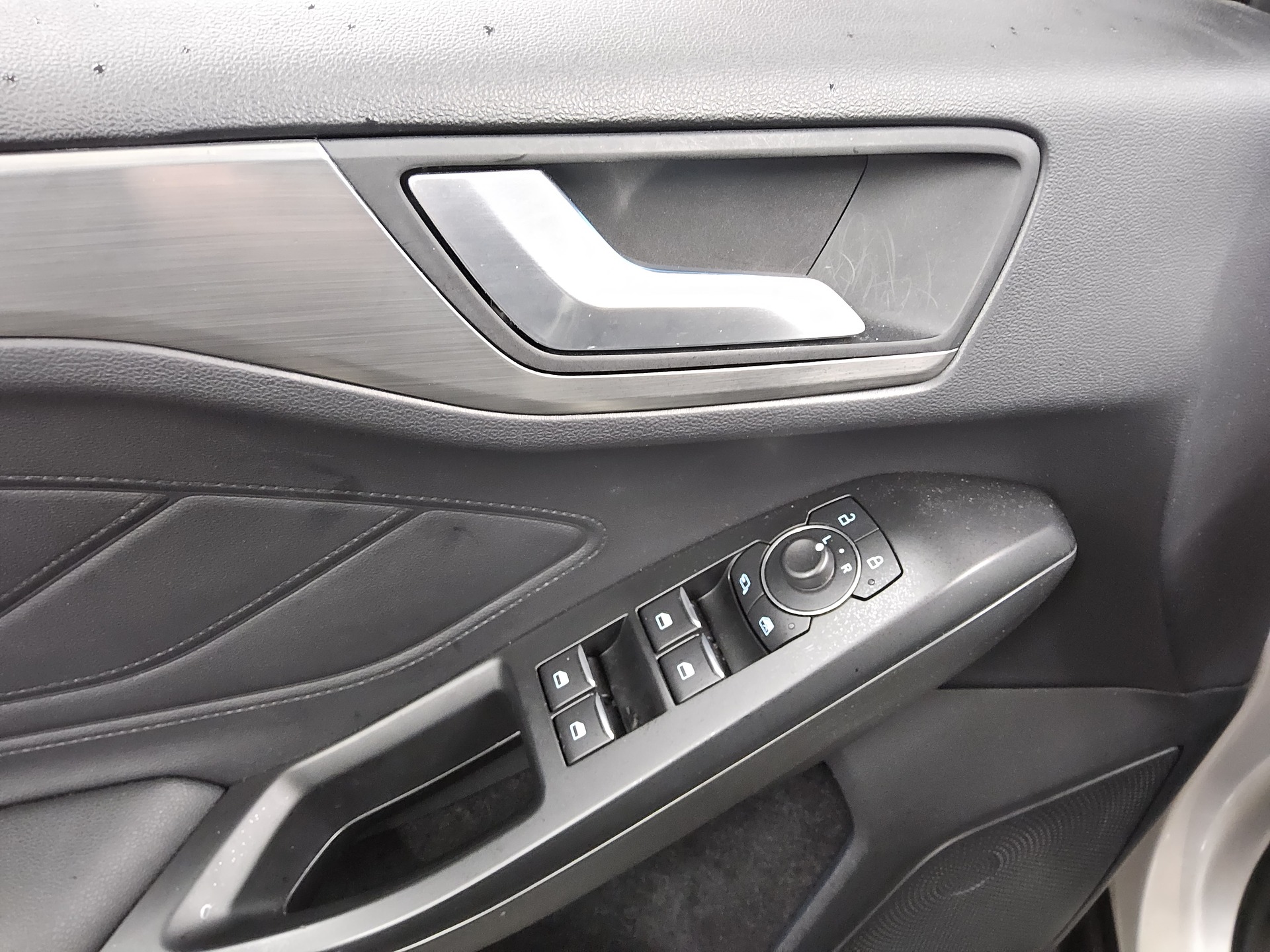 Ford Focus Turnier 1.0 EB Titanium Navi LED RfK Shz 9