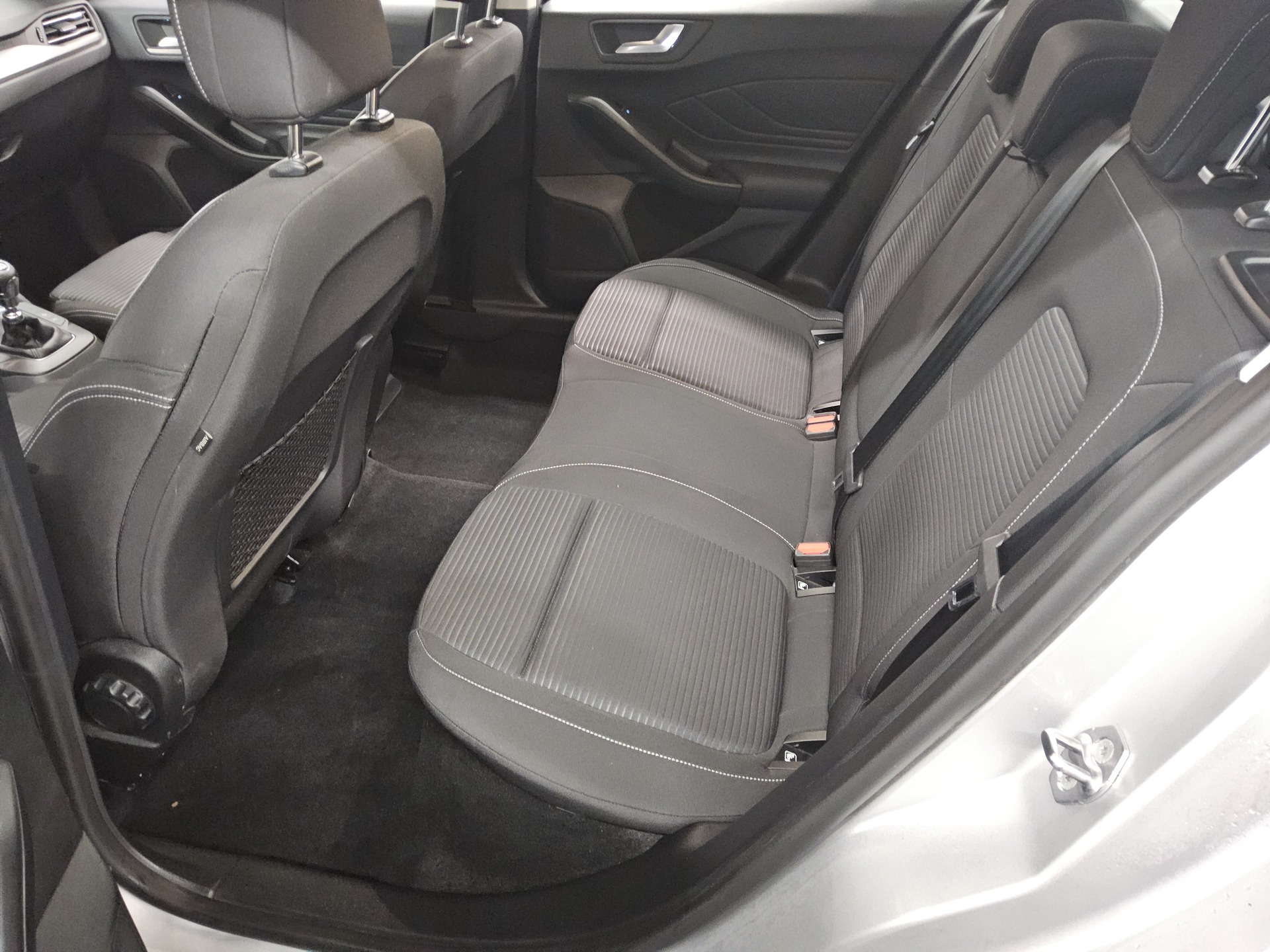 Ford Focus Turnier 1.0 EB Titanium Navi LED RfK Shz 12