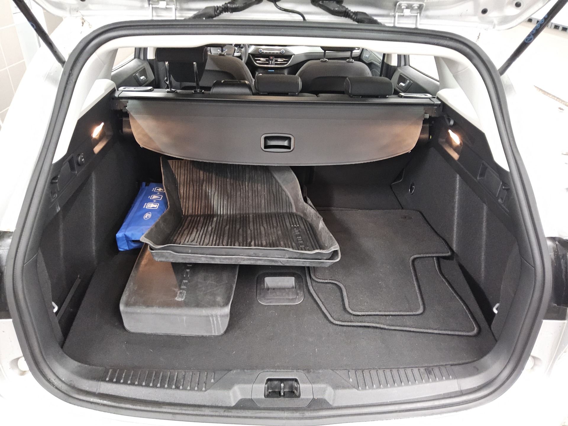 Ford Focus Turnier 1.0 EB Titanium Navi LED RfK Shz 11