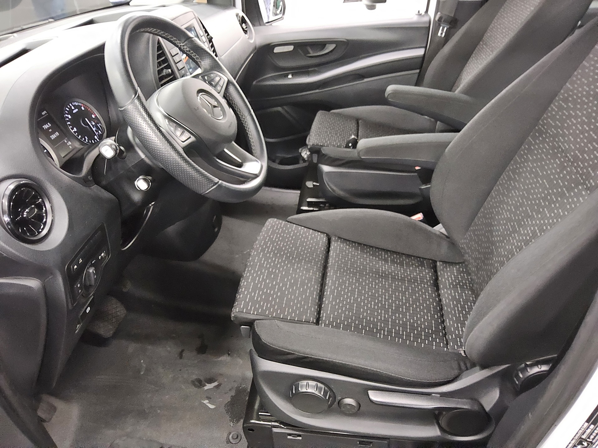 Mercedes-Benz Vito Tourer 114 CDI extralang 8-Sitze Navi RFK 8