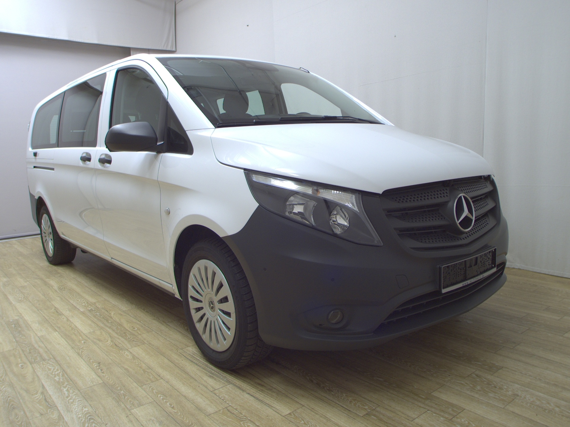 Mercedes-Benz Vito Tourer 114 CDI extralang 8-Sitze Navi RFK 3