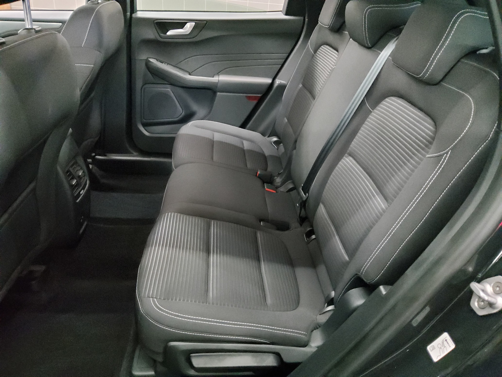 Ford Kuga 2.0 EB Titanium Navi DigiTacho RFK LED 13