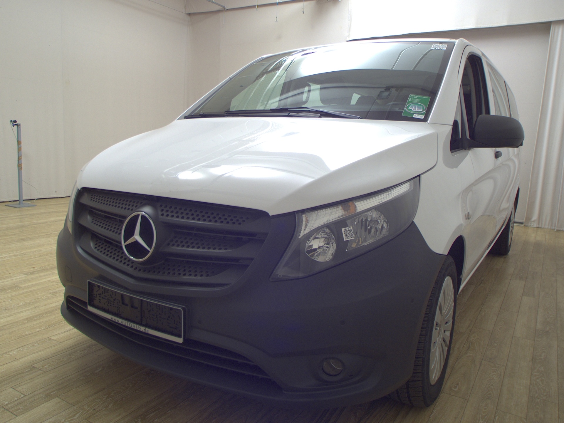 Mercedes-Benz Vito Tourer 114 CDI extralang 8-Sitze Leder Navi 2