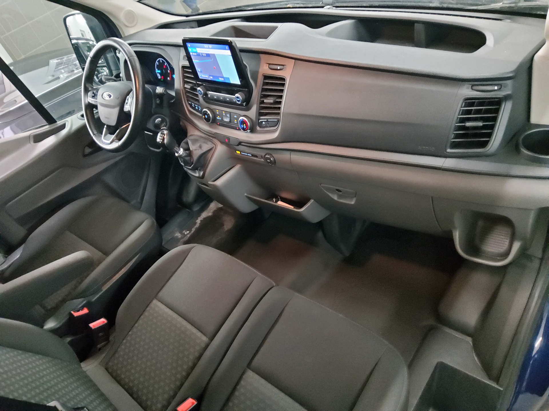 Ford Transit 2.0 TDCi FT 350 L3H2 9-Sitze Navi PDC 5