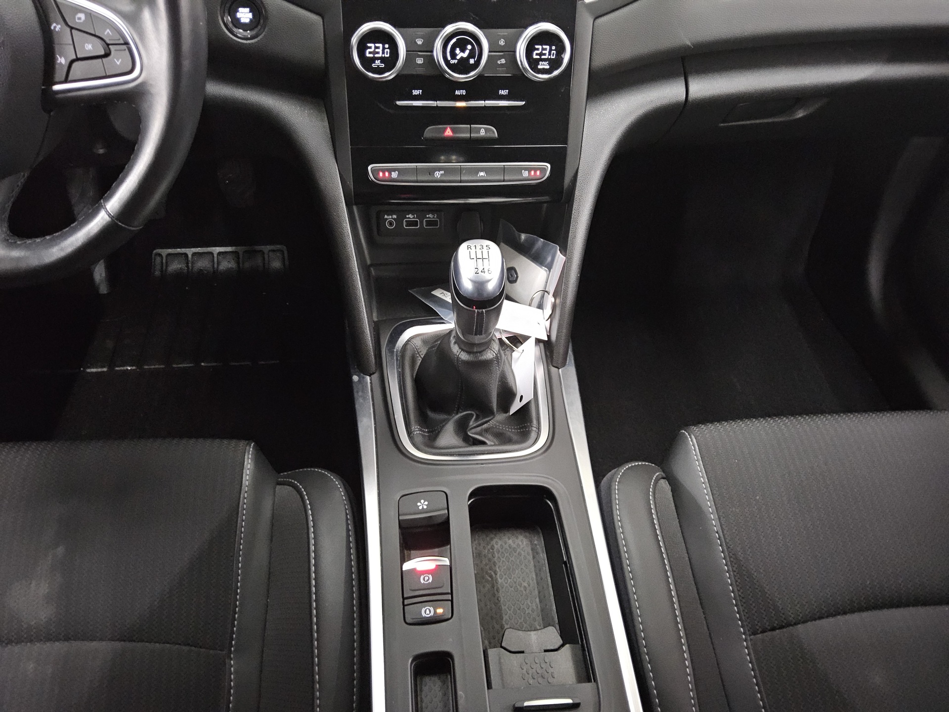 Renault Megane Grandtour 1.5 BLUE dCi Intens Navi LED 6