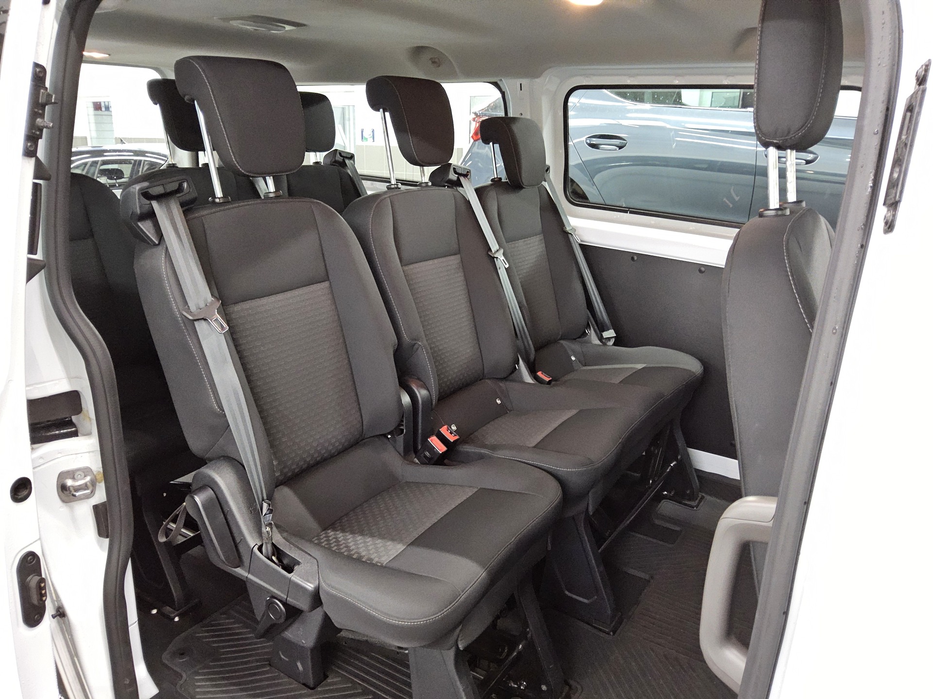 Ford Transit Custom 2.0 EB Trend L2 8-Sitze Navi PDC 13