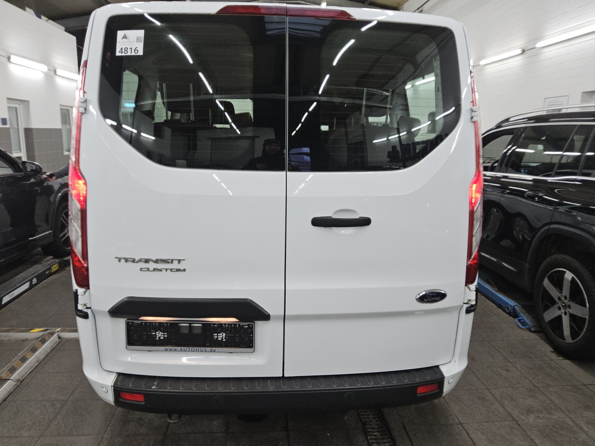 Ford Transit Custom 2.0 TDCi Trend L1 9-Sitze Navi 10