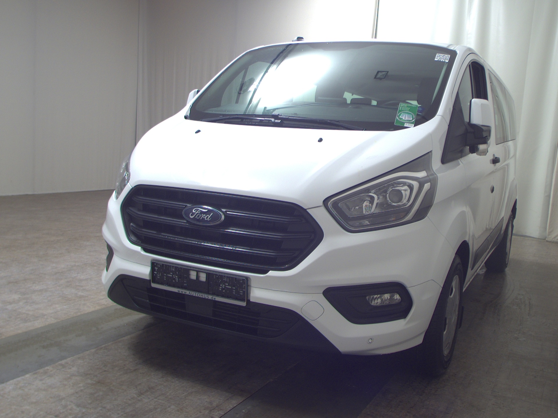 Ford Transit Custom 2.0 EB Trend L2 8-Sitze Navi PDC 2