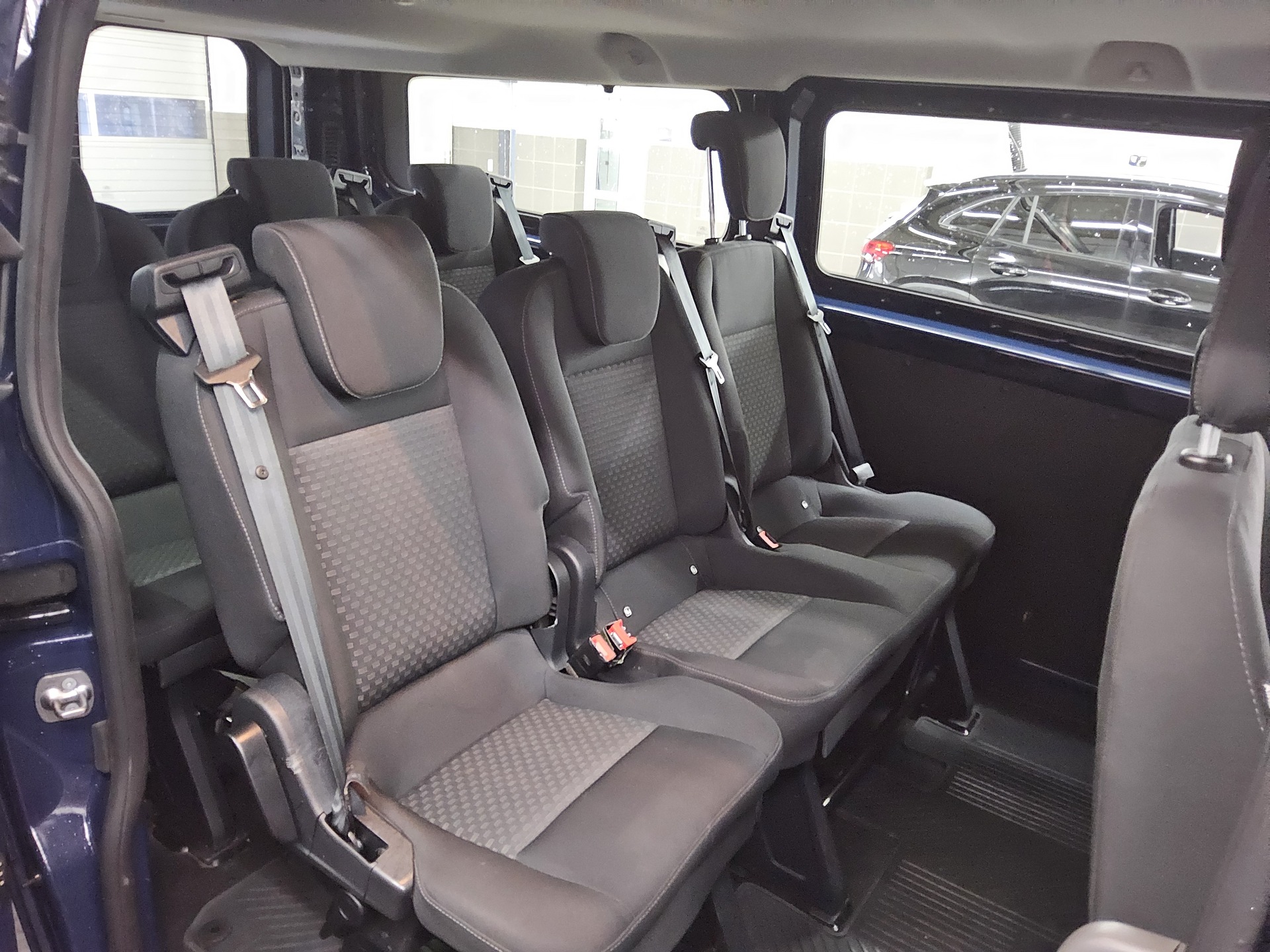 Ford Transit Custom 2.0 EB Trend L2 8-Sitze Navi PDC 13