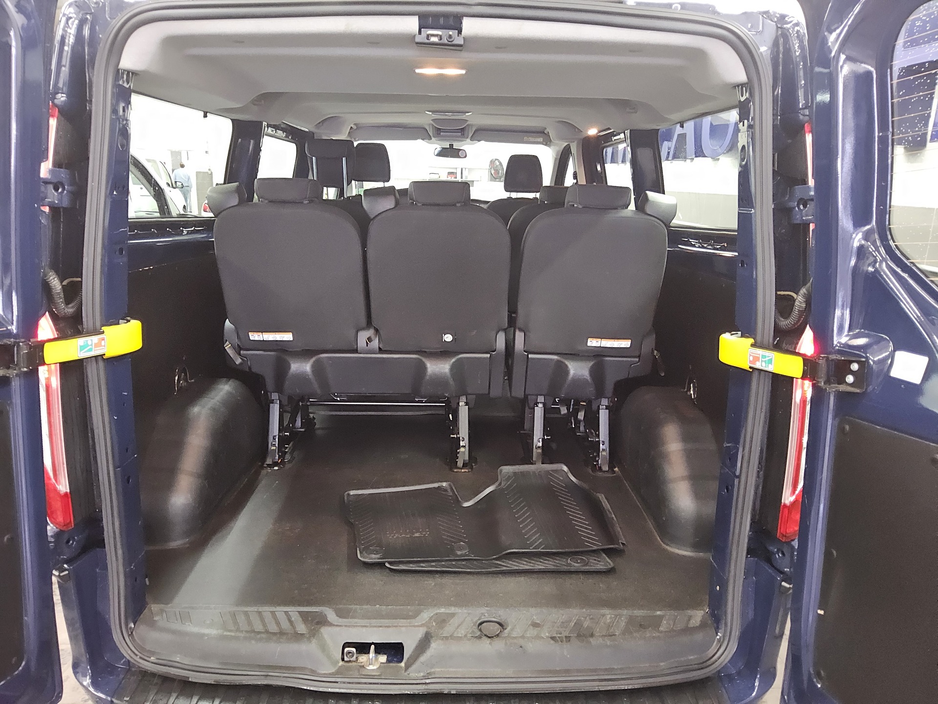 Ford Transit Custom 2.0 EB Trend L2 8-Sitze Navi PDC 11