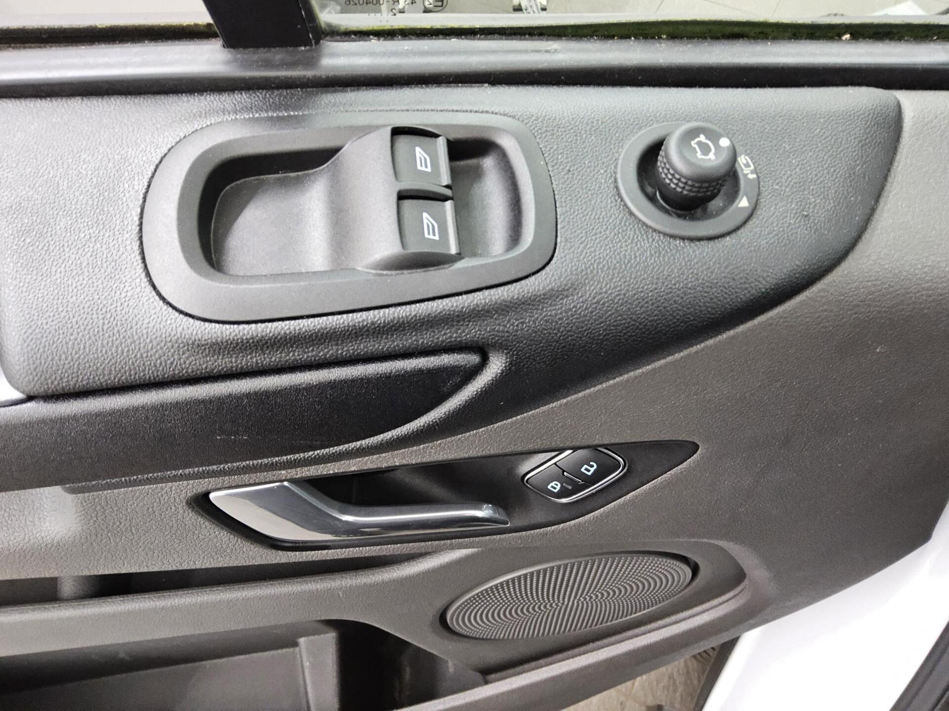 Ford Transit Custom 2.0 EB Trend L2 8-Sitze Navi DAB+ 9