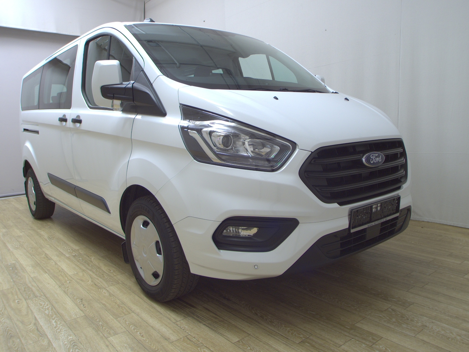 Ford Transit Custom 2.0 EB Trend L2 8-Sitze Navi DAB+ 3