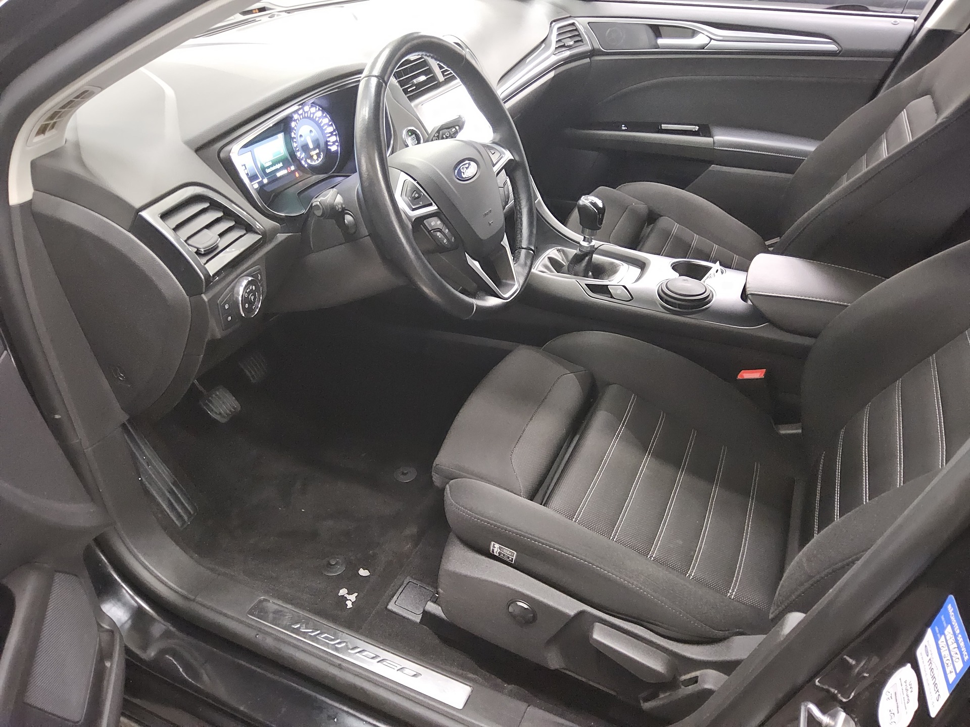 Ford Mondeo Turnier 2.0 EB Titanium Navi AHK RfK PDC 8